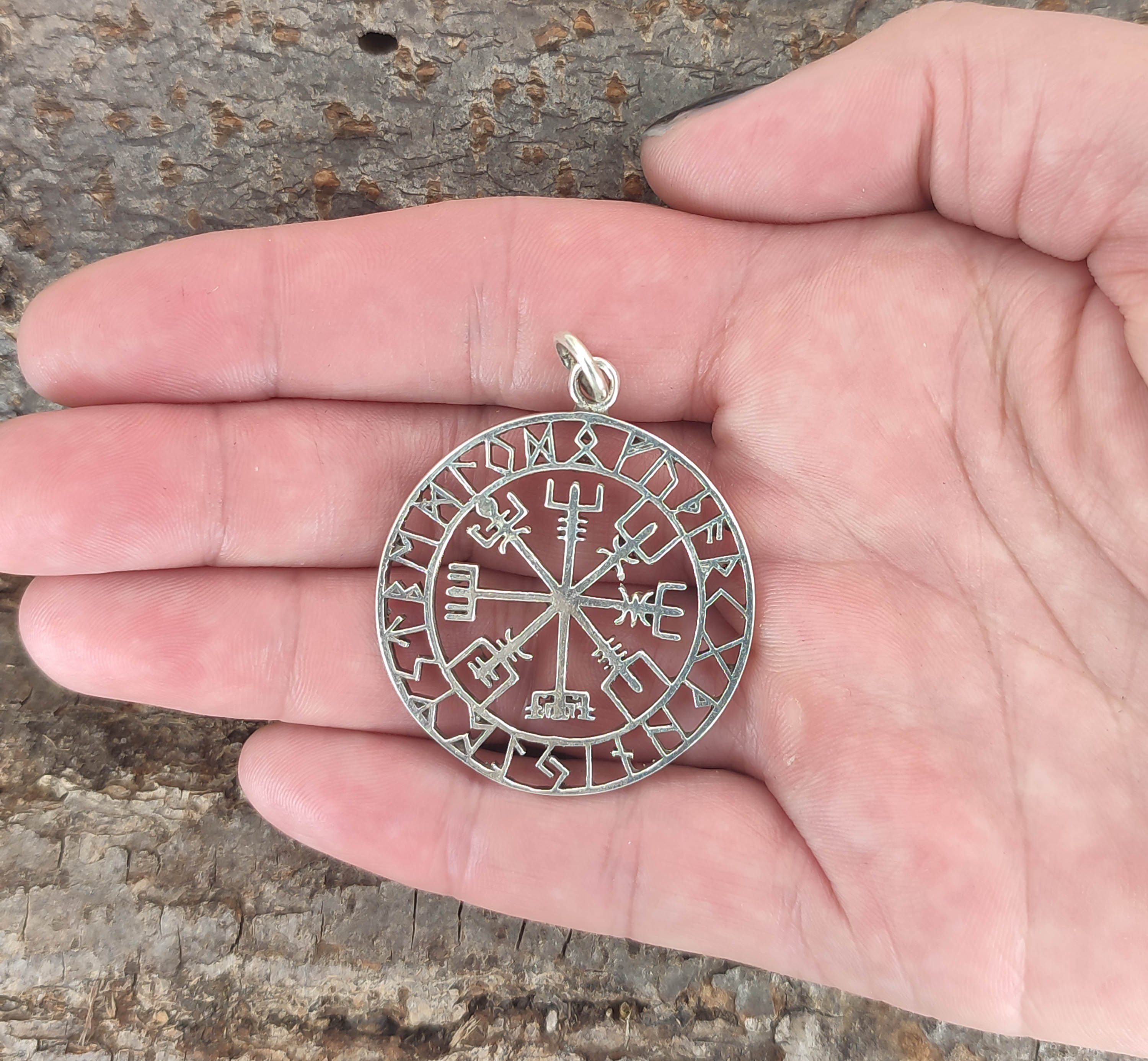 Kiss of Leather Kettenanhänger Wikingerkompass Anhänger Silber Wikinger Kompass Vegvisir Runen Weg