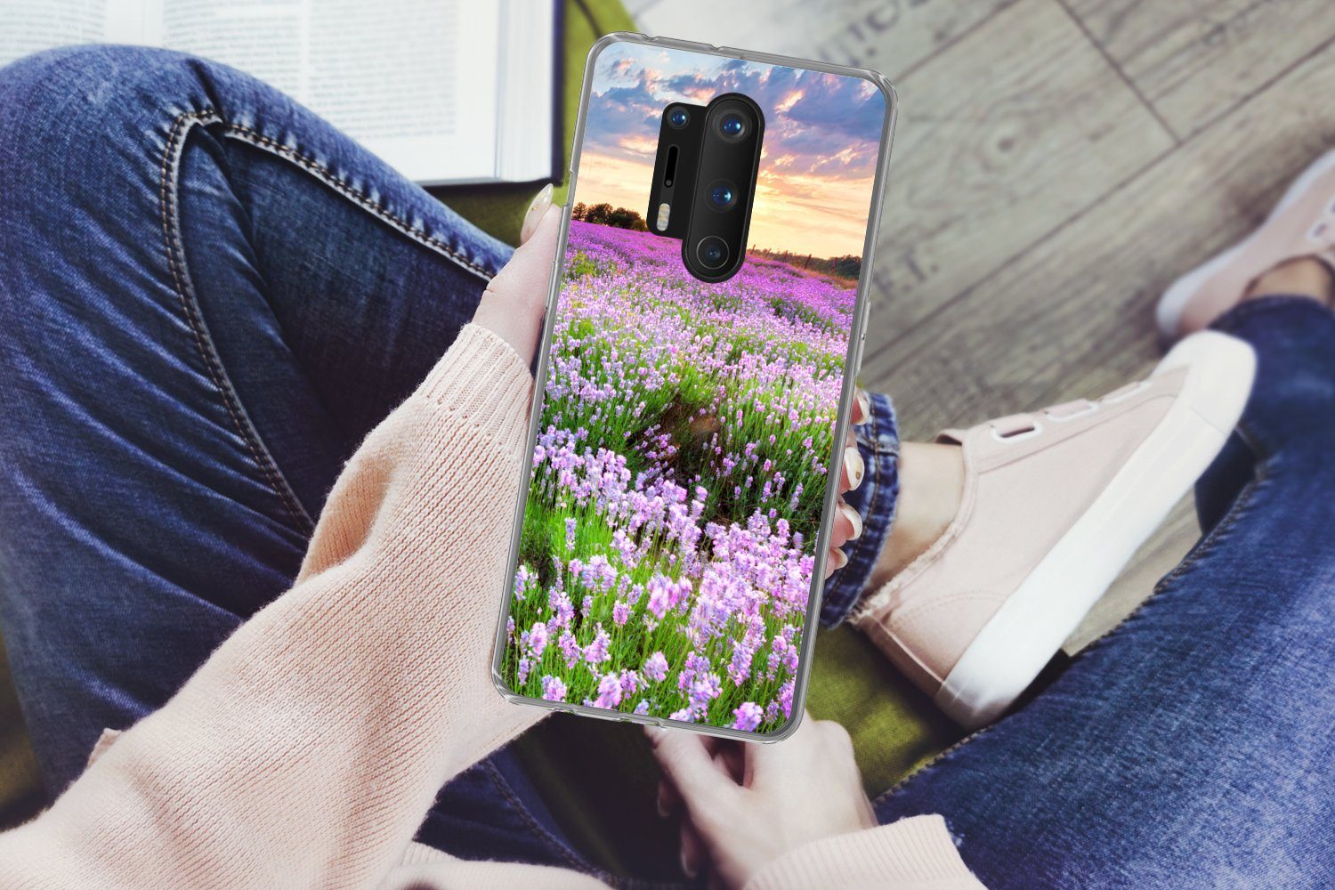 MuchoWow Handyhülle für OnePlus 8 Pro Blumen - Lavendel - Lila - Himmel - Sonnenuntergang, Phone Case, Silikon, Schutzhülle Dünn