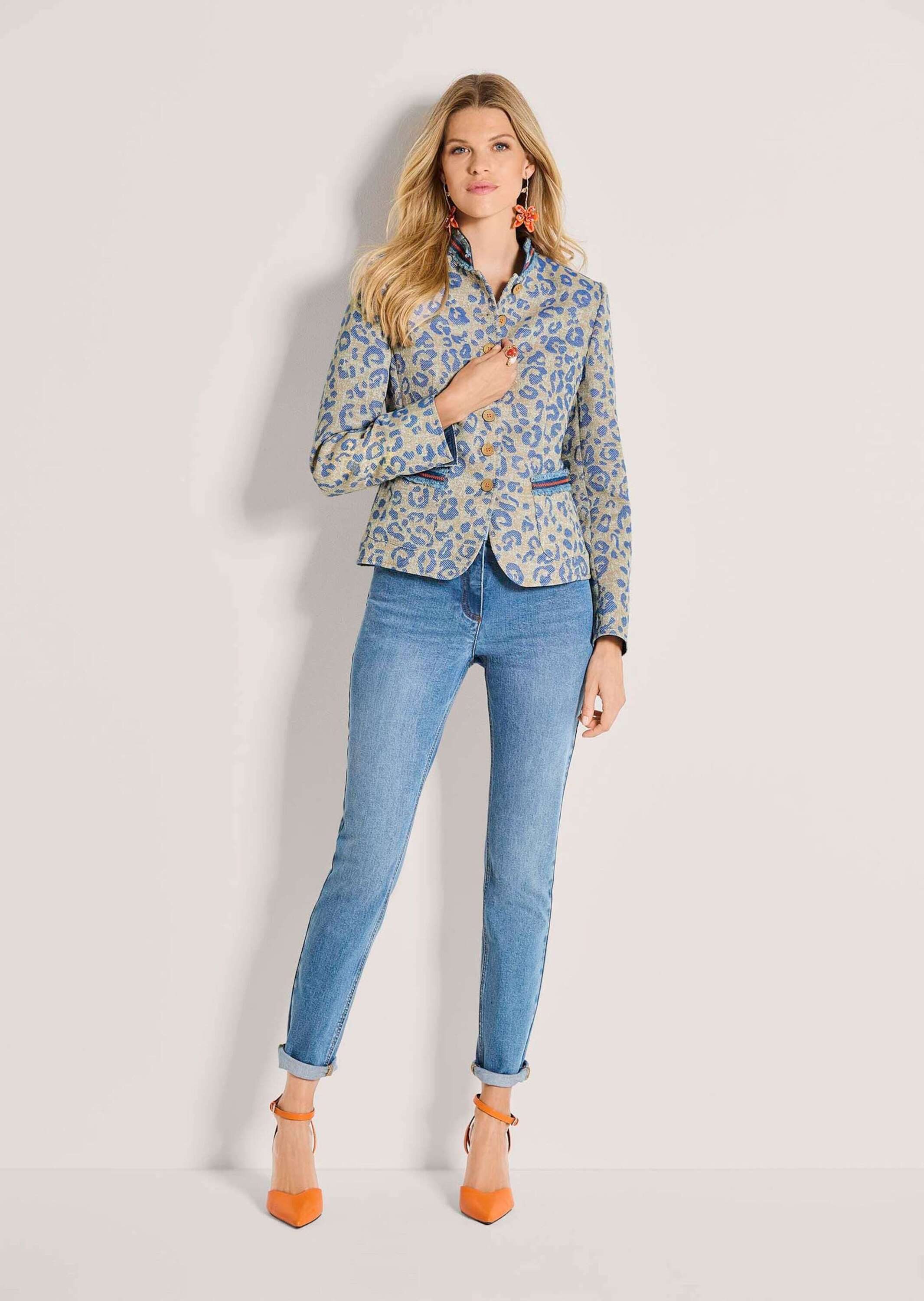 MADELEINE Kurzblazer Jacquardblazer mit Leo-Muster Baumwollblazer mit Stehkragen, Knopfleiste, Taschen und Langarm