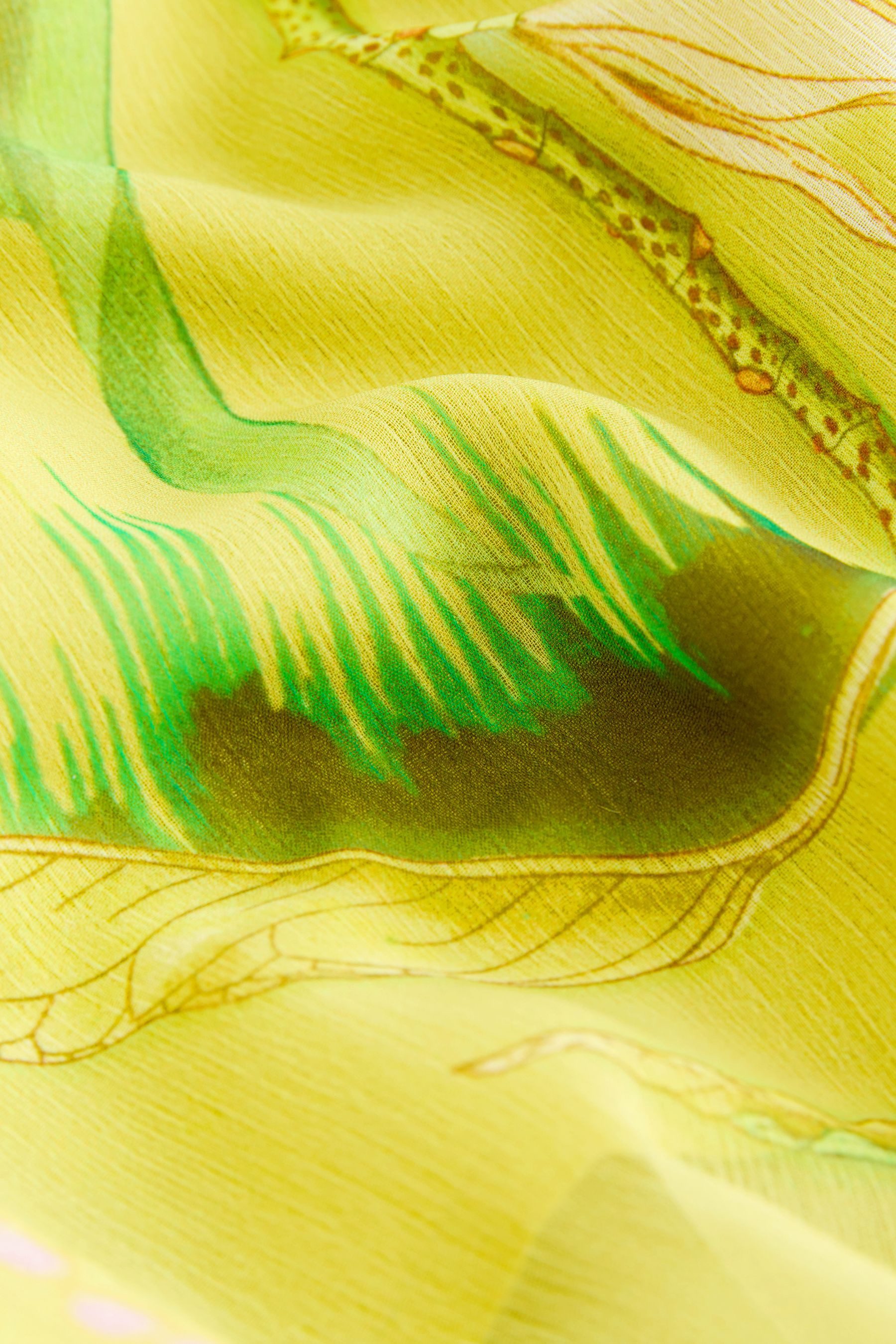 Next Maxikleid Hochgeschlossenes, gestufes Maxikleid mit Print (1-tlg)