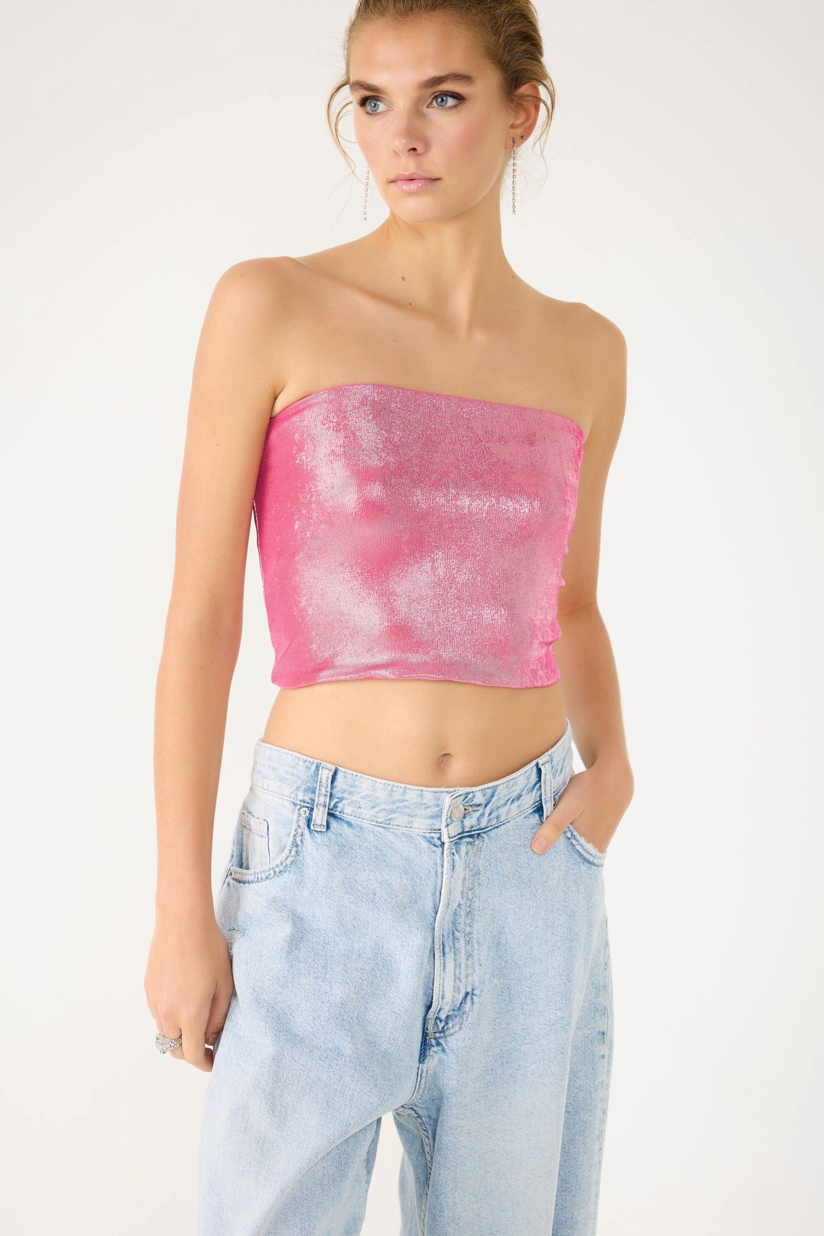 Blusentop Glänzendes, trägerloses Crop-Top aus Stoff
