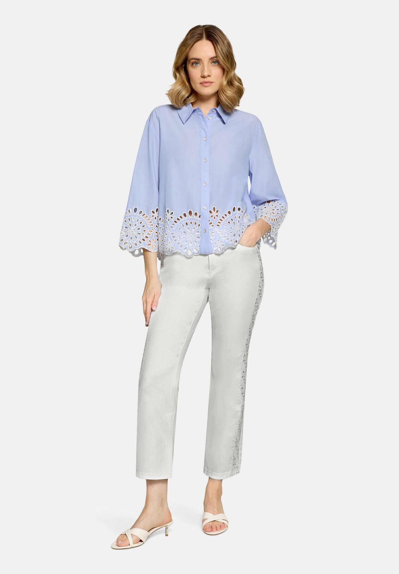 Cartoon Regular-fit-Jeans Damen mit Lochmuster