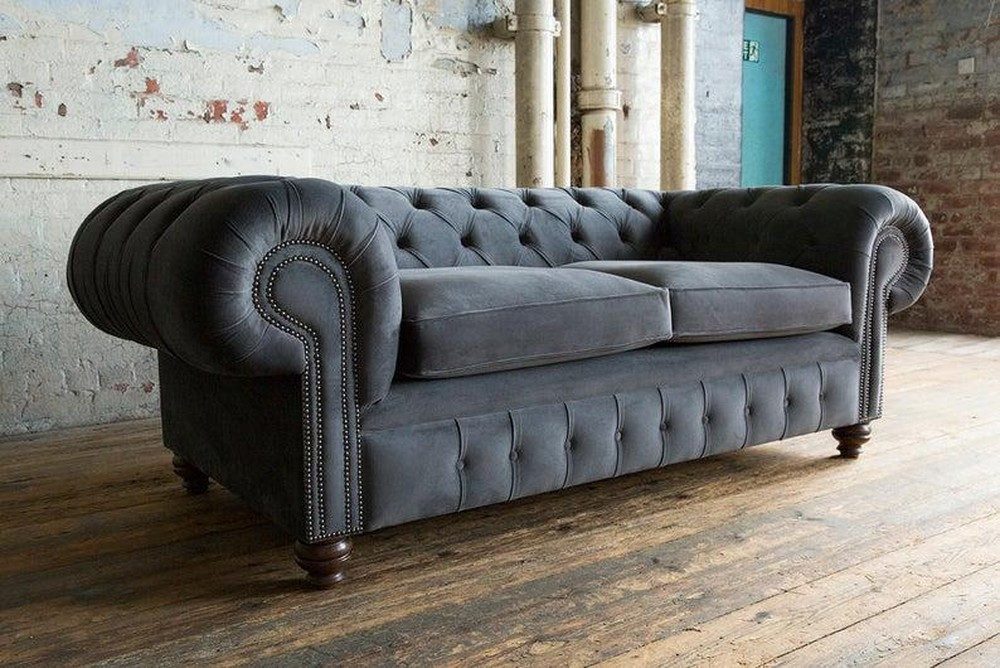 3-Sitzer Chesterfield Velvet Sofa in Grau mit edler Polsterung und Holzfüßen