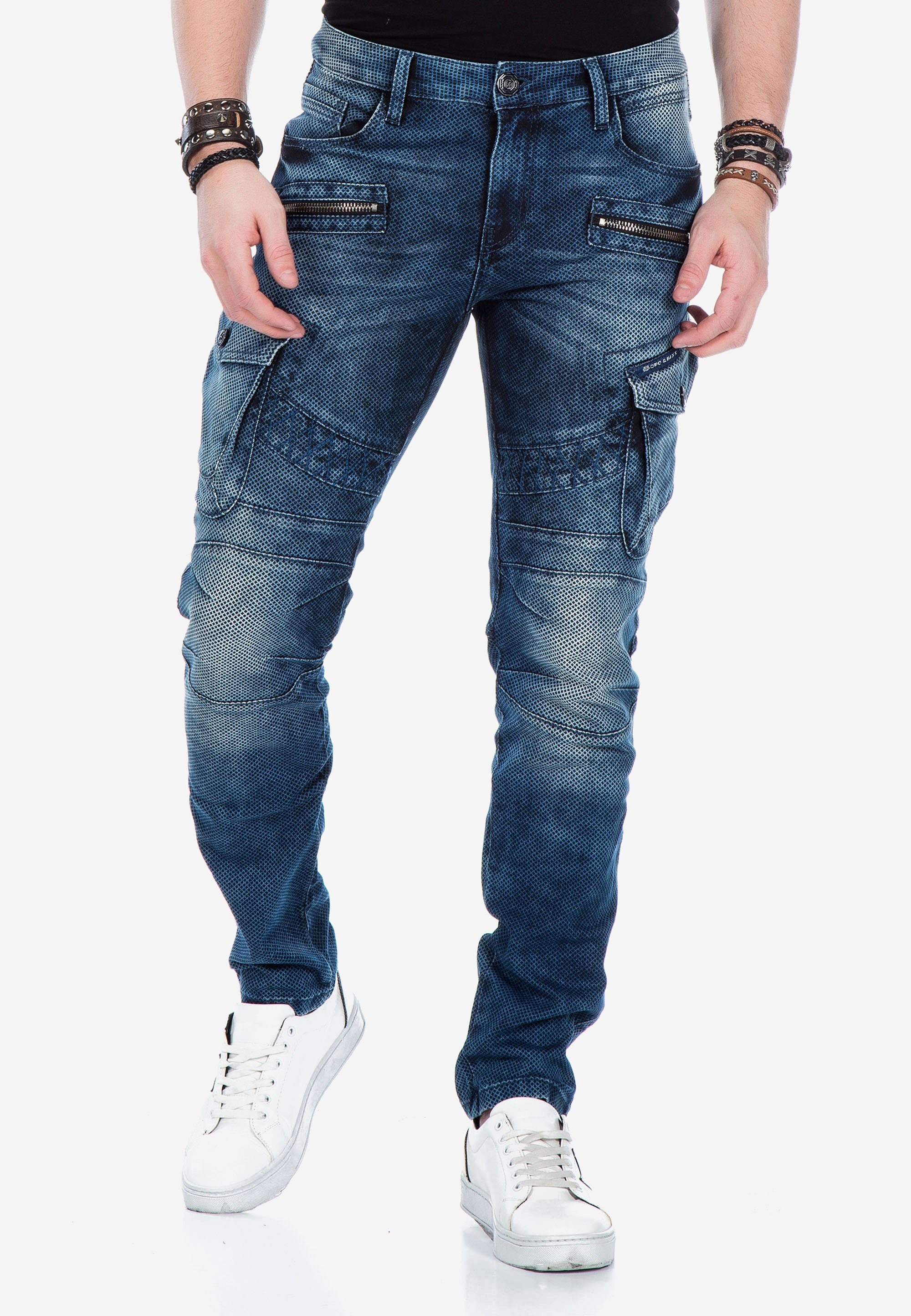 Cipo & Baxx Bequeme Jeans mit coolen Applikationen blau