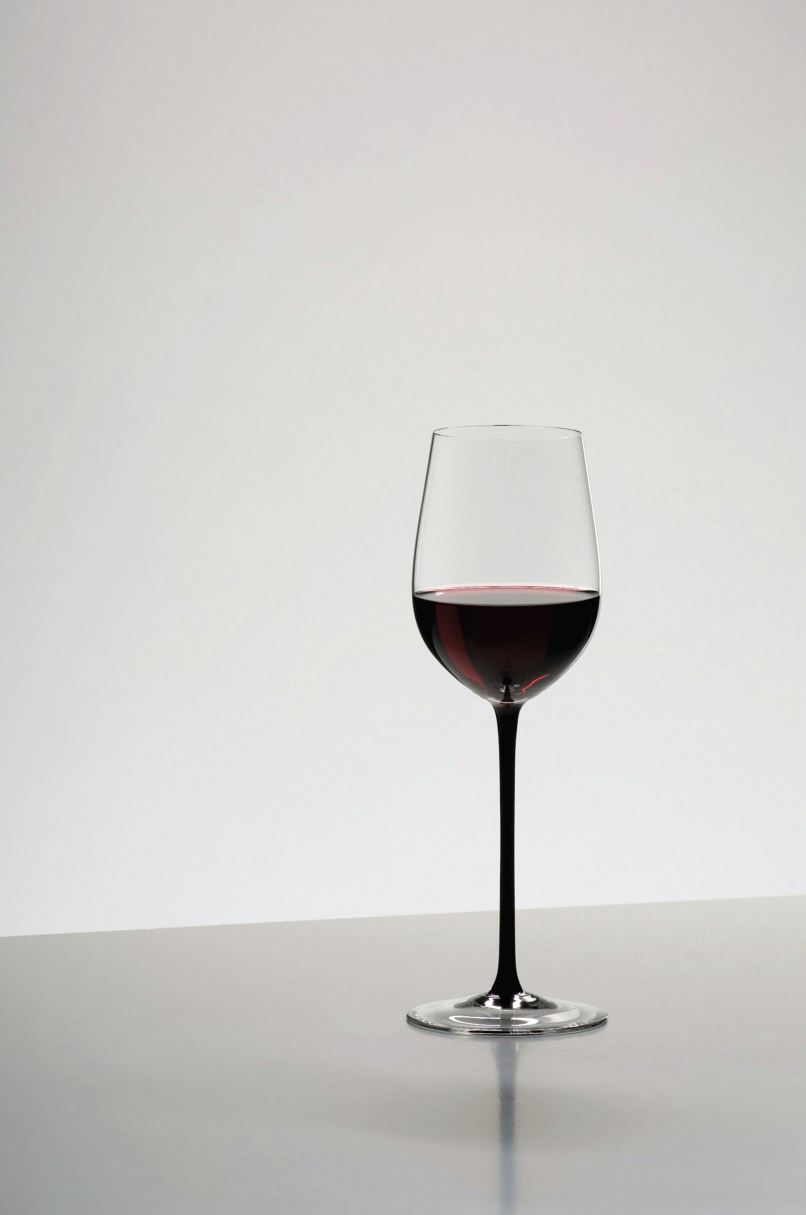 RIEDEL THE WINE GLASS COMPANY Rotweinglas Riedel Sommeliers Black Tie Reifer Bordeaux, Glas