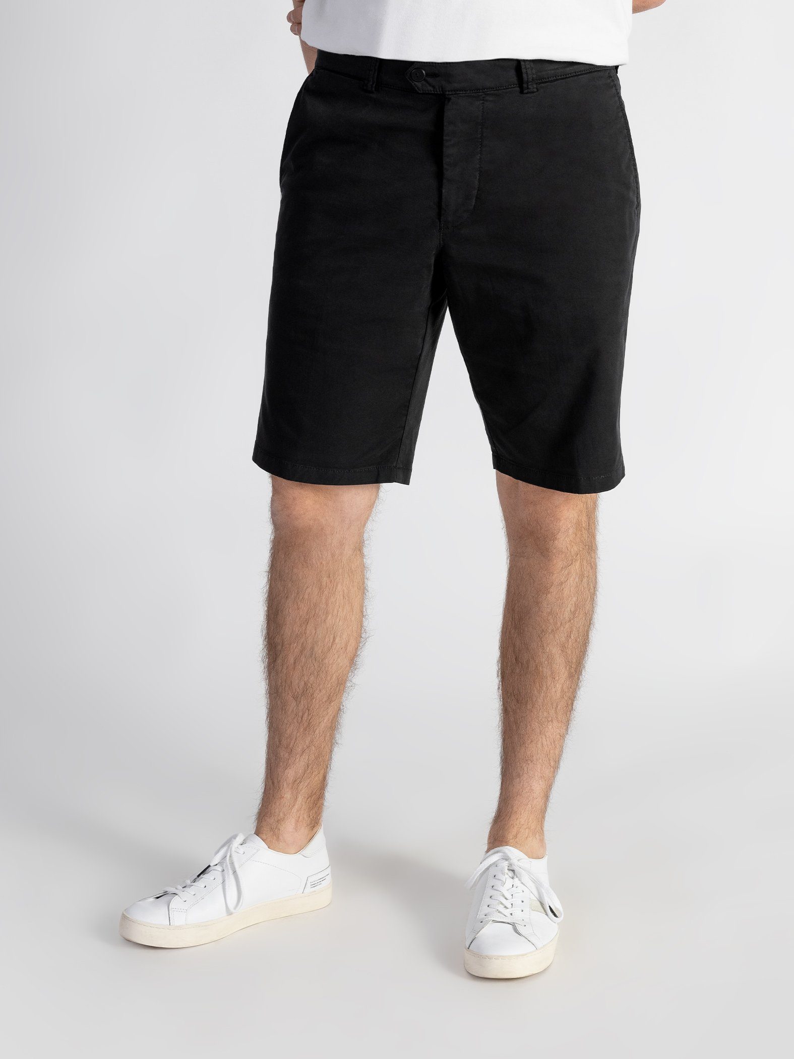 TwoMates Shorts Shorts mit elastischem Bund, Farbauswahl, GOTS-zertifiziert Schwarz | Sportshorts
