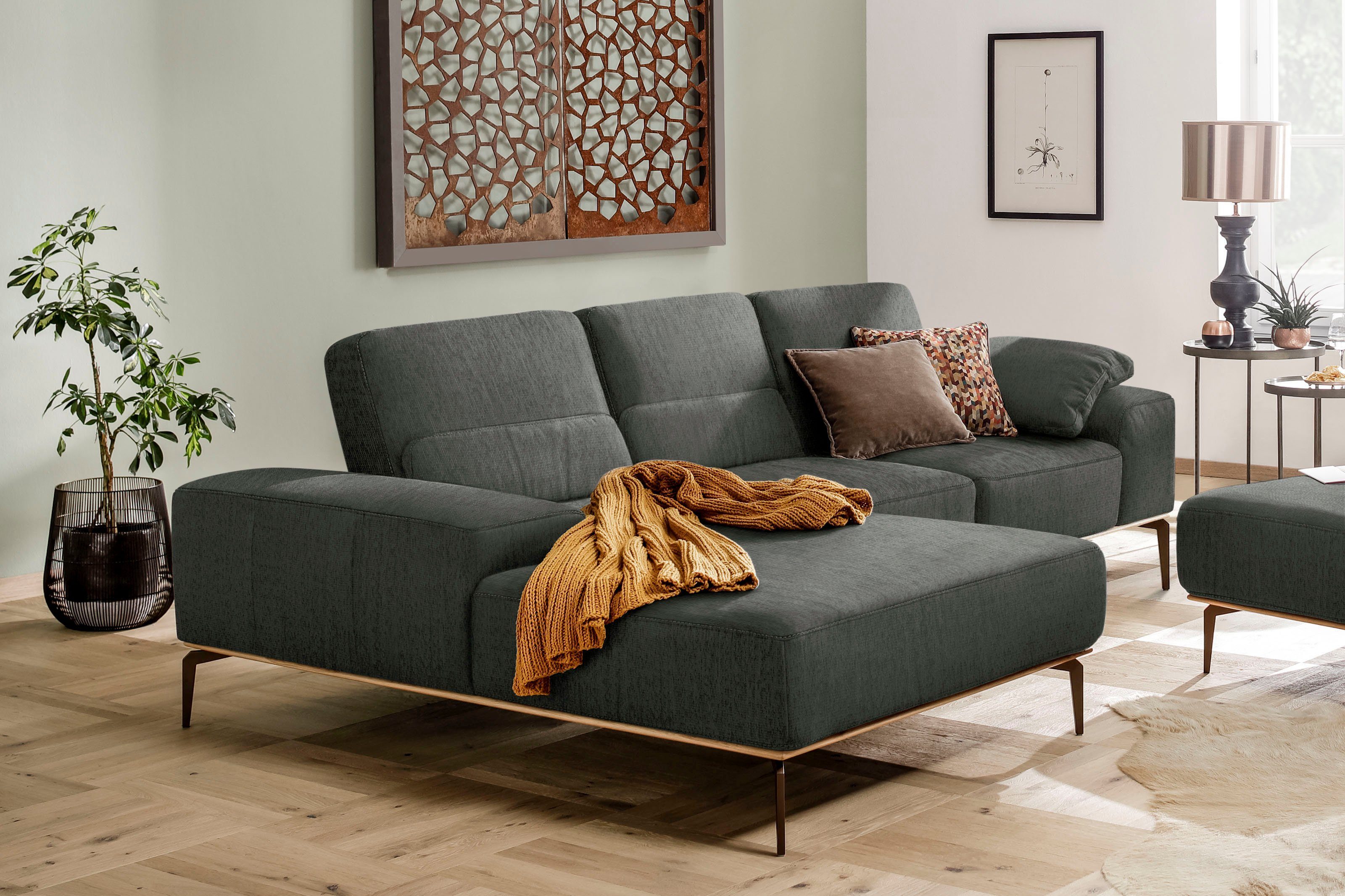 W.SCHILLIG Ecksofa run, mit Holzsockel, Füße in Bronze pulverbeschichtet, Breite 279 cm