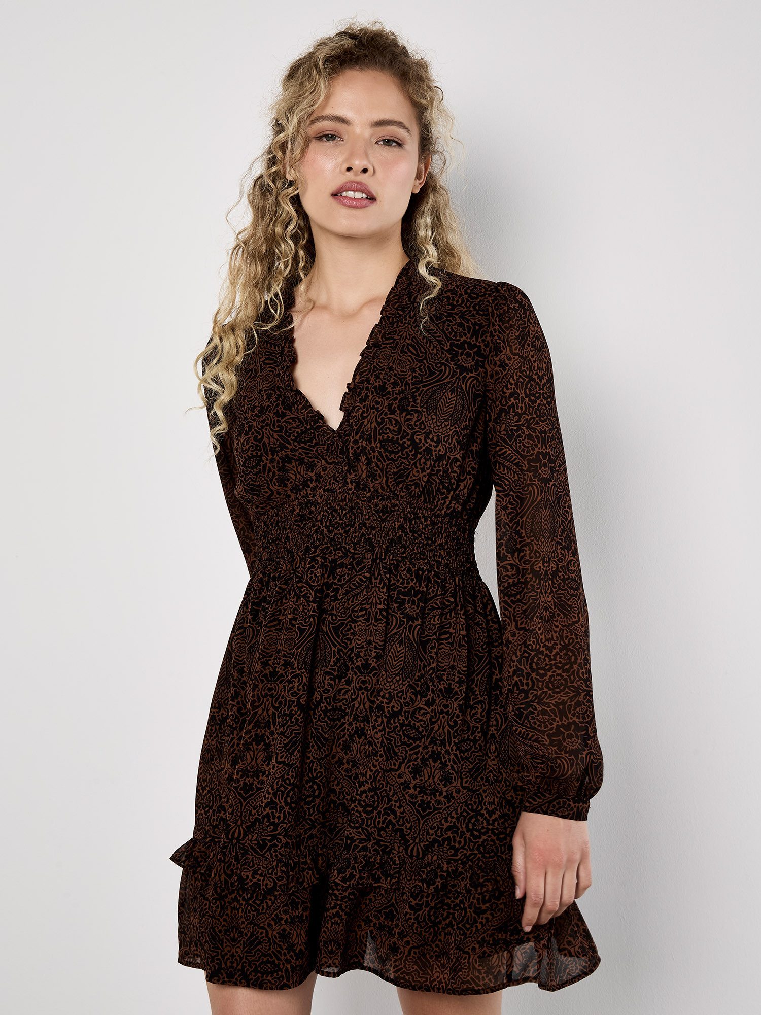 Apricot Minikleid Chiffonkleid mit Paisleymuster günstig online kaufen