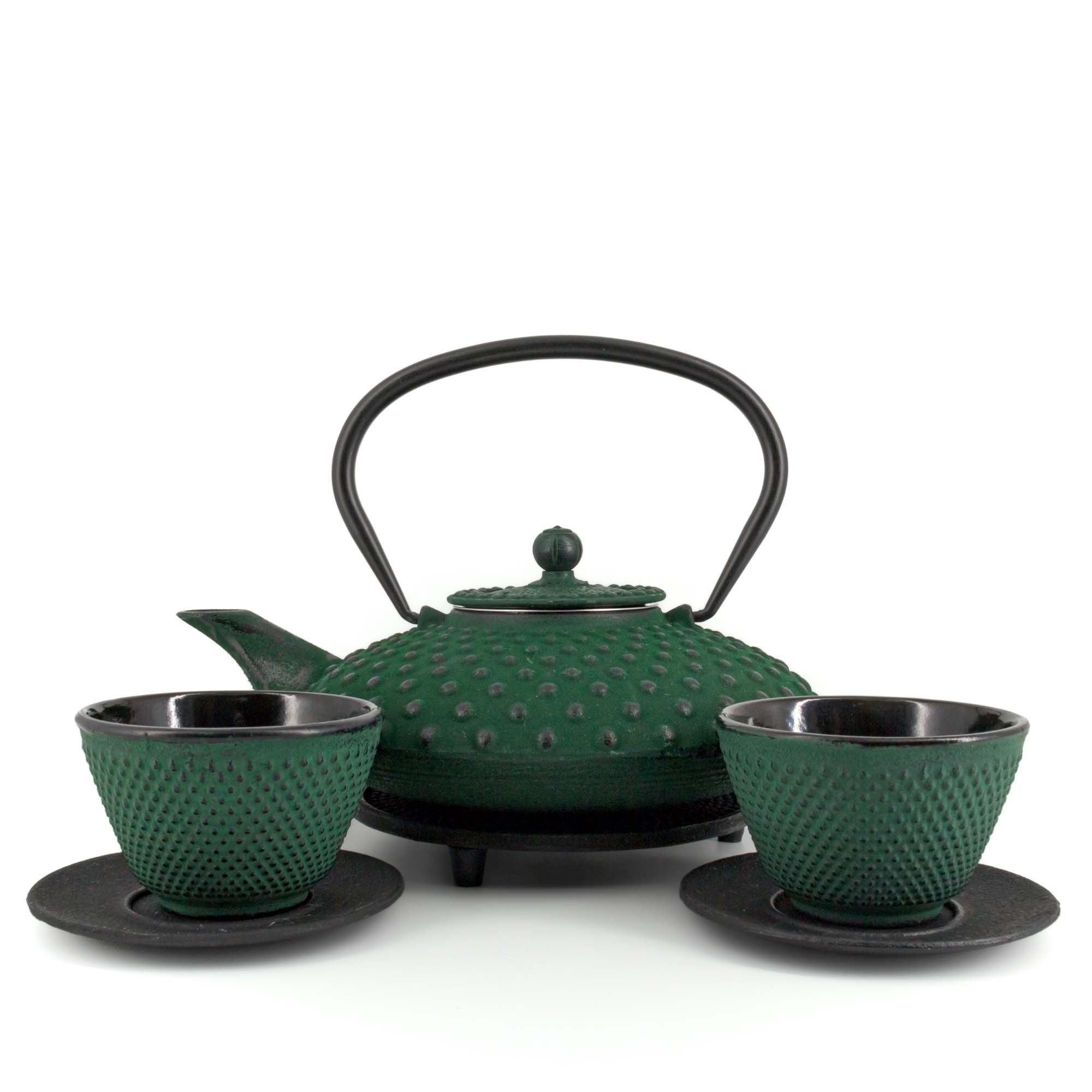 teayumi Teekanne CHIYO Tetsubin Komplett-Set Gusseisenkanne 800 ml Grün, 0.8 l, (Komplett-Set, 8-teilig), mit herausnehmbaren Edelstahlsieb, mit Henkel