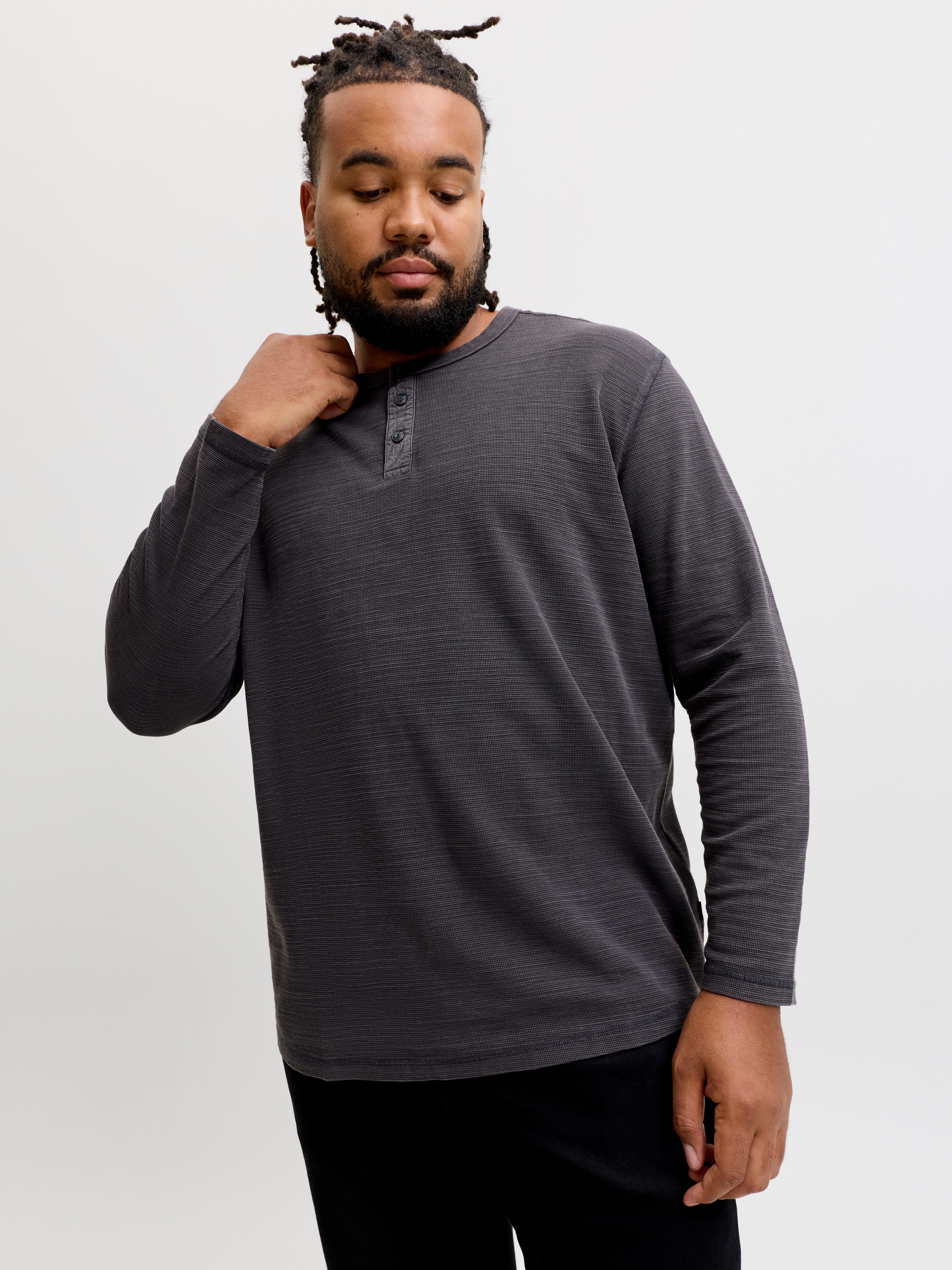 Jack & Jones PlusSize Langarmshirt JPRBLUAARON LS HENLEY TEE PLS Baumwollmischung, regular fit