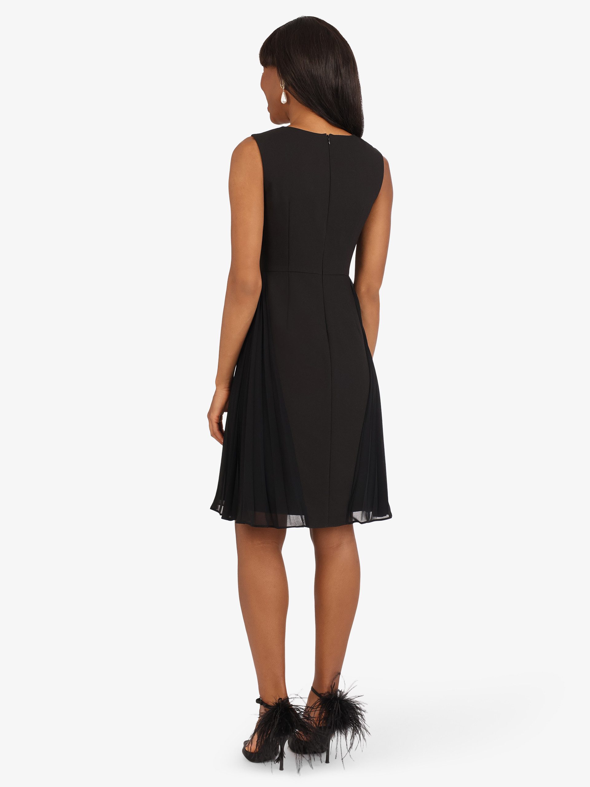 Kraimod Cocktailkleid mit tiefem V-Ausschnitt