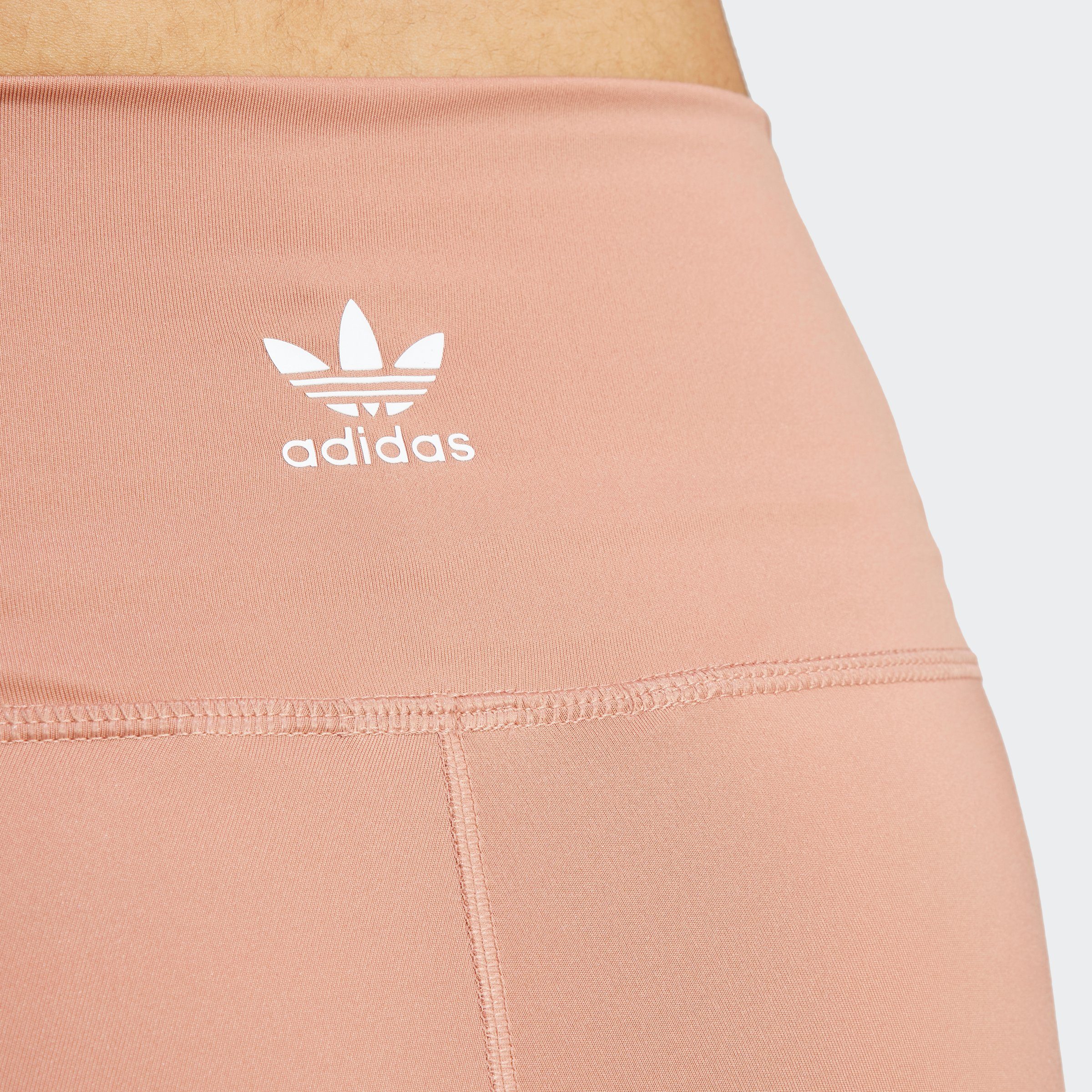 adidas Originals Sporthose ADICOLOR HIGHWAISTED (1-tlg) KURZE CLASSICS Clay Strata