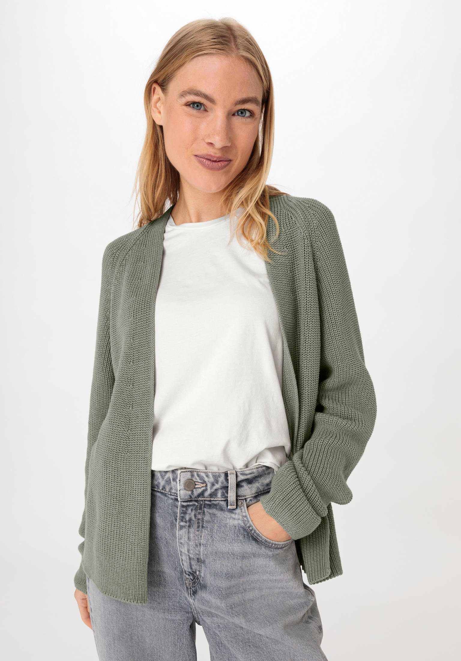 Hessnatur Strickjacke Regular aus reiner Bio-Baumwolle (1-tlg)