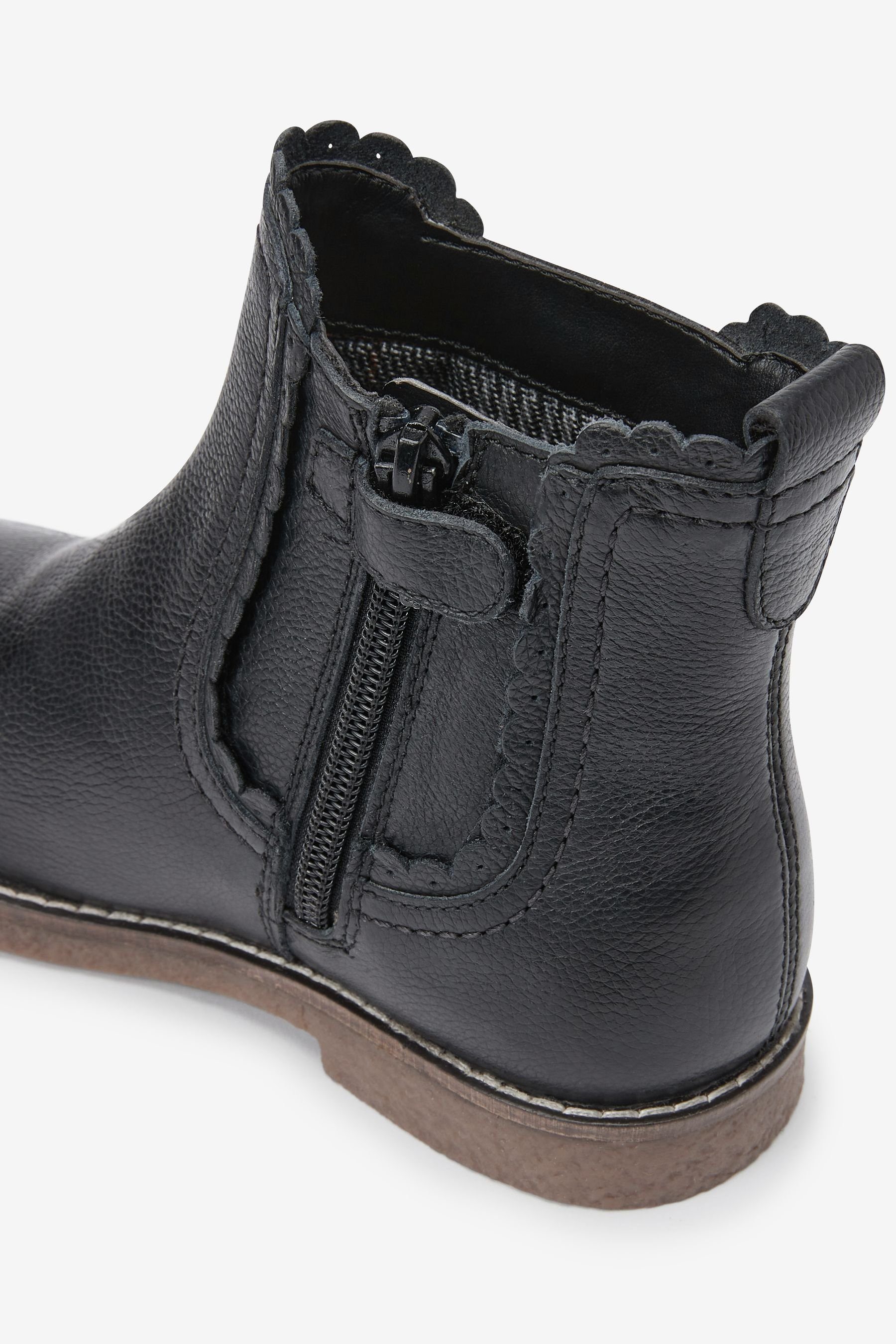 Chelseaboots Next (1-tlg) Black Stiefelette Scallop Premium Leather