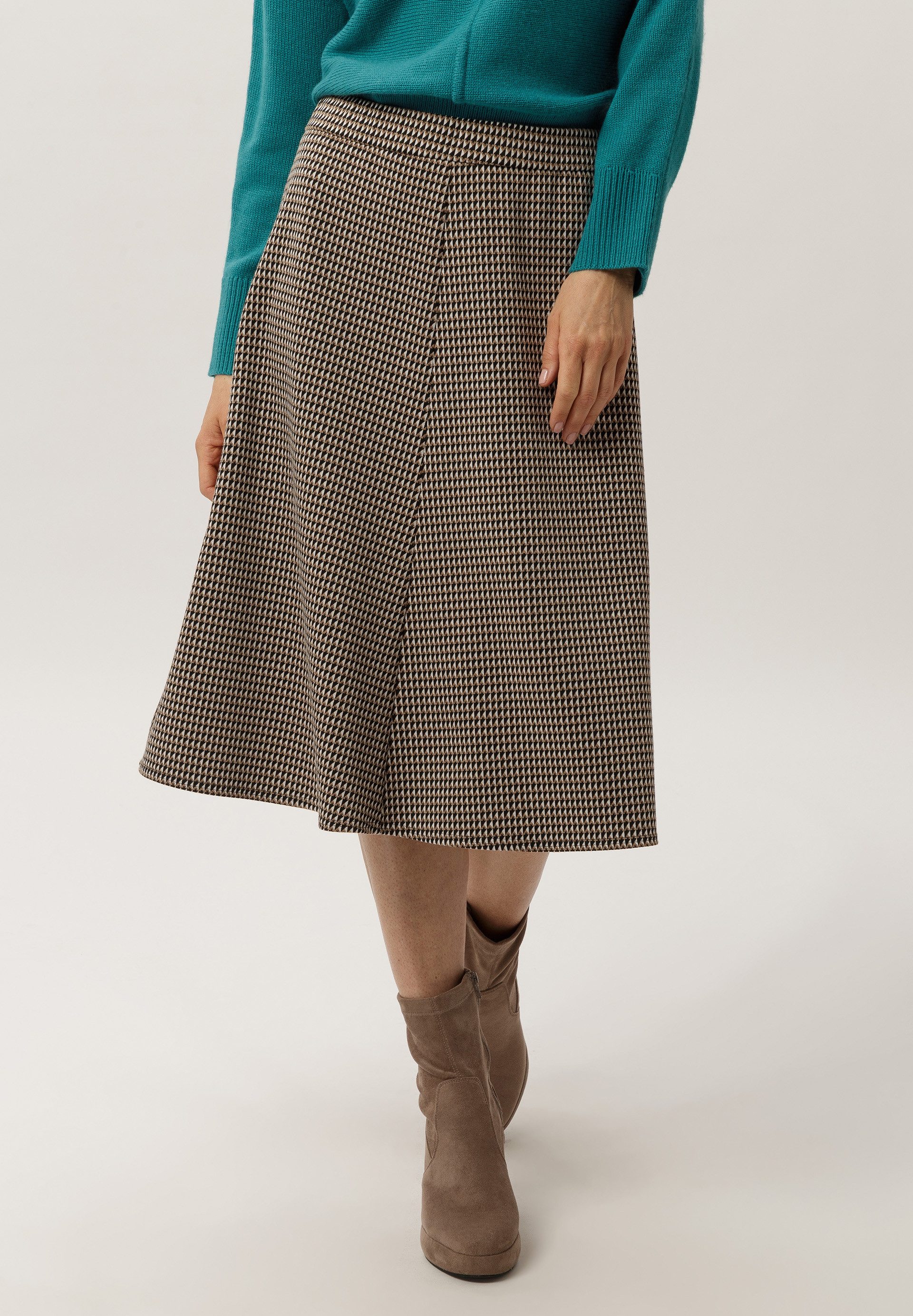 FRANK WALDER A-Linien-Rock in leicht schwingender Optik