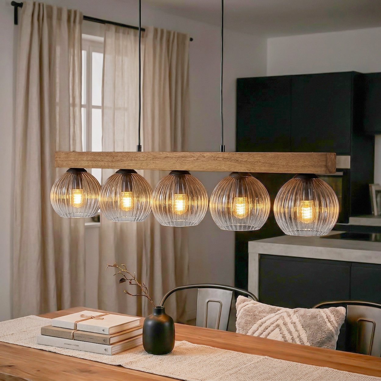 hofstein Hängeleuchte Hängelampe aus Metall/Holz/Riffelglas in Schwarz/Natur/Bernstein/Klar, ohne Leuchtmittel, moderne Pendelleuchte im Boho/Vintage-Design mit Holzbalken, 5 x E14