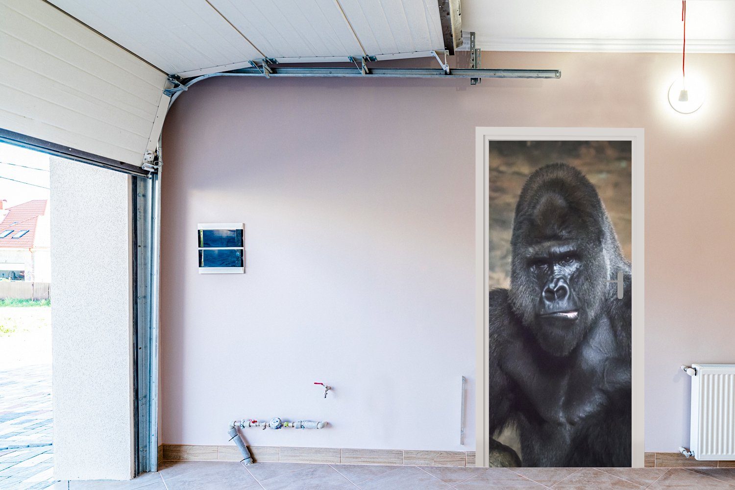 Matt, eines bedruckt, Türaufkleber, 75x205 Fototapete Gorillas, Türtapete cm Porträtbild schwarzen MuchoWow für Tür, (1 St),