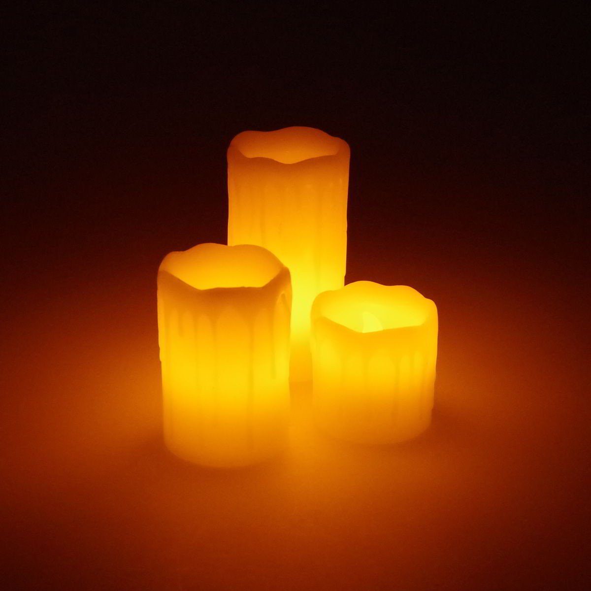 Arti Casa LED-Kerze Echtwachs LED Kerzen 3 Stück Ø5 x 5,7,10cm creme inklusive Batterien, mit realistischem Flackereffekt