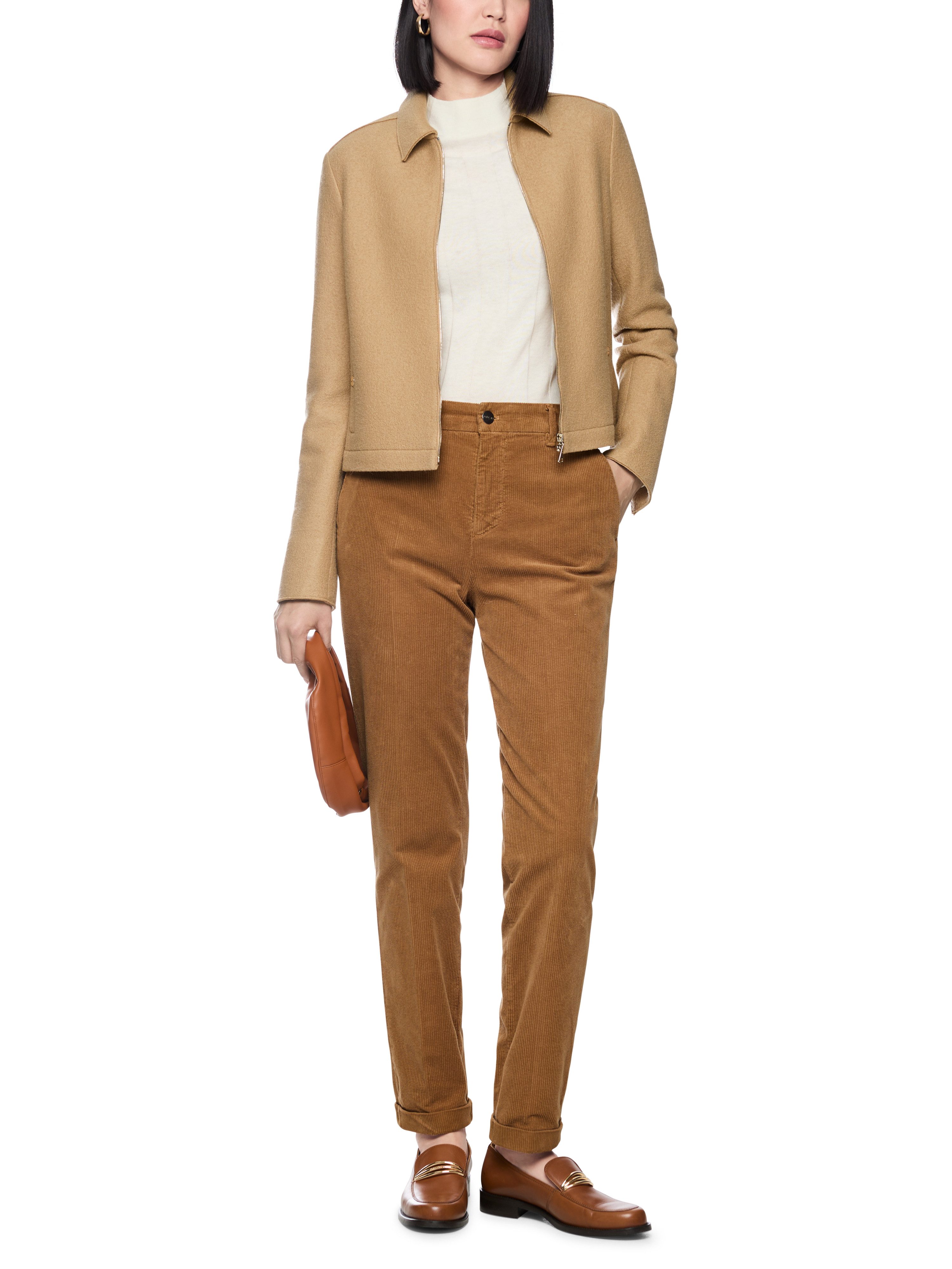 Marc Cain Cordhose Forest Walk Premium Damenmode Model FRANCA im Feminine Fit – Bild 5 von 5