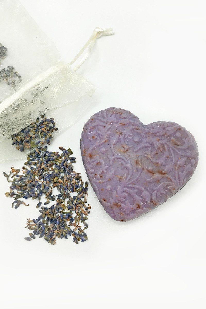 Gerlinde Hofer _ Florex GmbH Handseife Schafmilchseife im Organzasackerl - HERZ/LAVENDEL