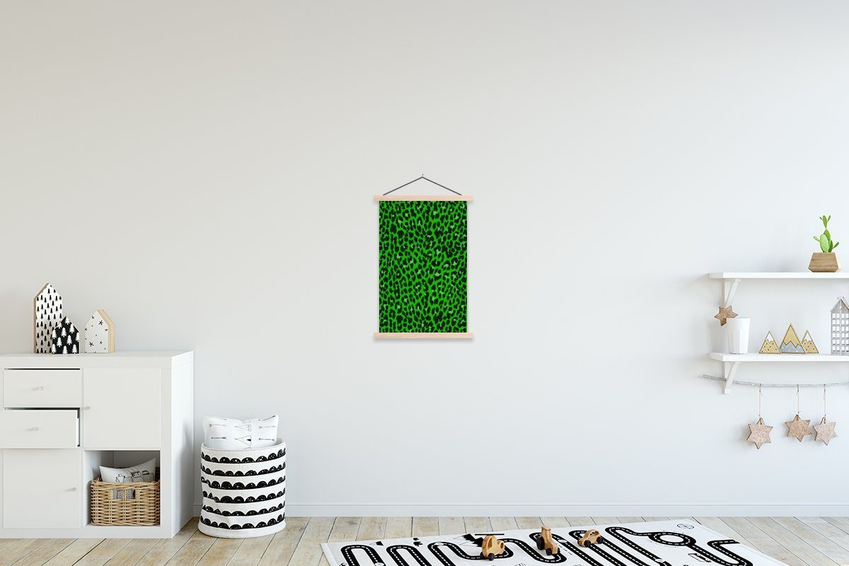MuchoWow Poster Leopard - Muster - Grün, (1 St), Posterleiste, Textilposter für Wohnzimmer, Bilderleiste, Magnetisch
