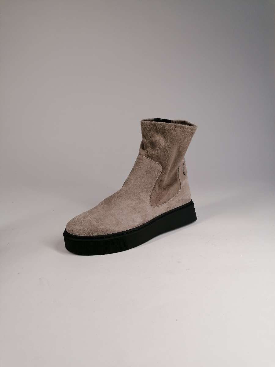 Schnürschuh