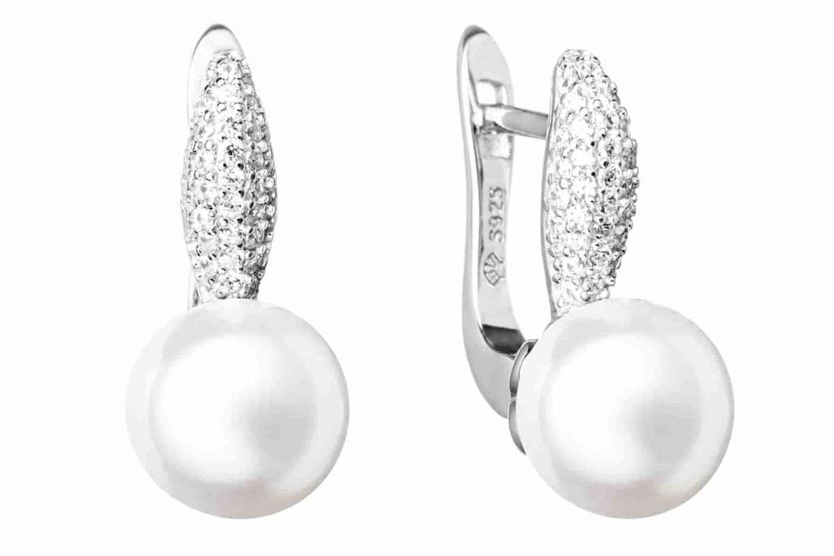 Gaura Pearls Perlenohrringe Modern weiß rund 8.5-9 mm, Süßwasserzuchtperle Zirkonia, 925er Sterlingsilber, rhodiniert