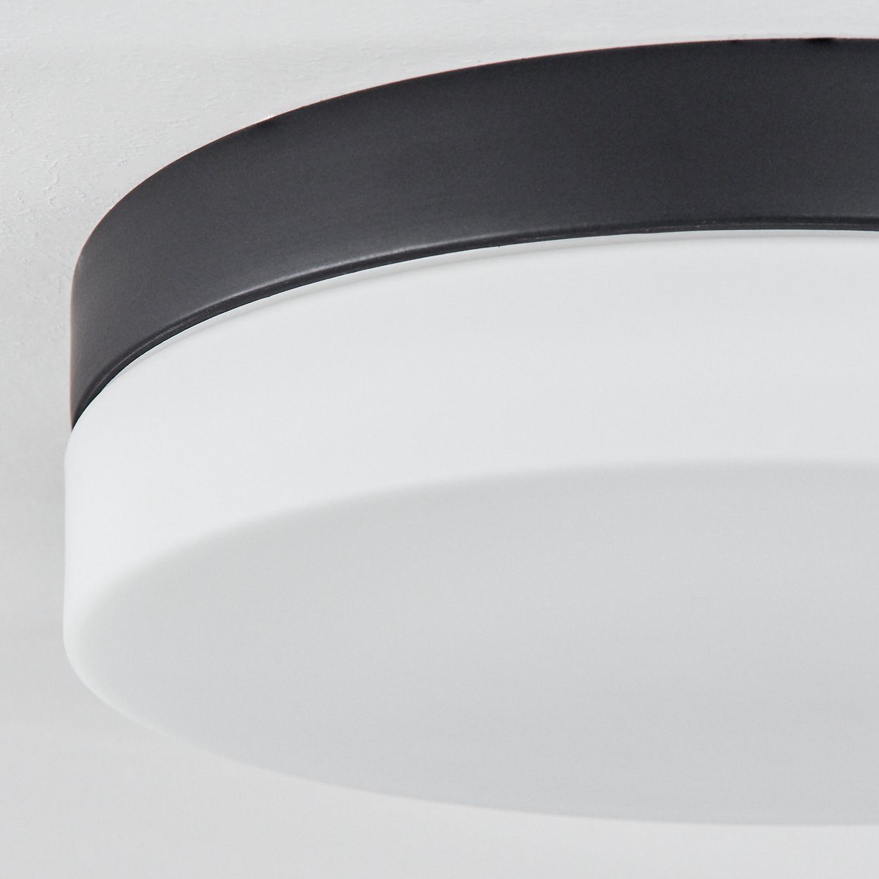 hofstein Deckenleuchte »Sospirold« E27, runde Schwarz/Weiß, Deckenlampe, aus ohne IP44 in Aluminium/Glas Leuchtmittel