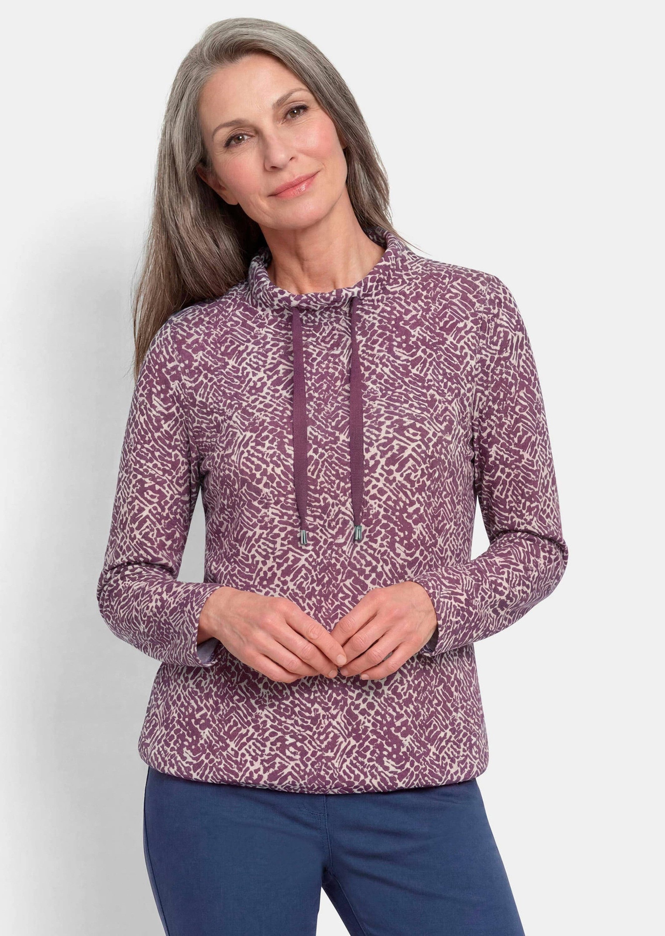 GOLDNER Sweatshirt Sweater mit grafischem Druck Flauschiges Sweatshirt mit Stehkragen, Kordelstoppern und Gummizug