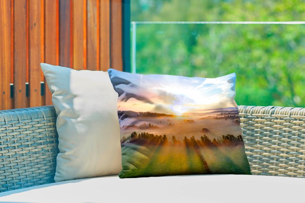 MuchoWow Dekokissen Farbenfroher Sonnenaufgang Dekokissenbezug, ruhigen Polyester, Outdoor-Dekorationskissen, einer Landschaft, Kissenhülle über