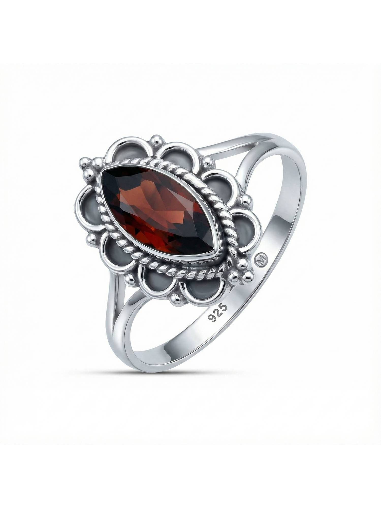 Silberring MALUHIA aus 925 Silber mit Granat facettiert