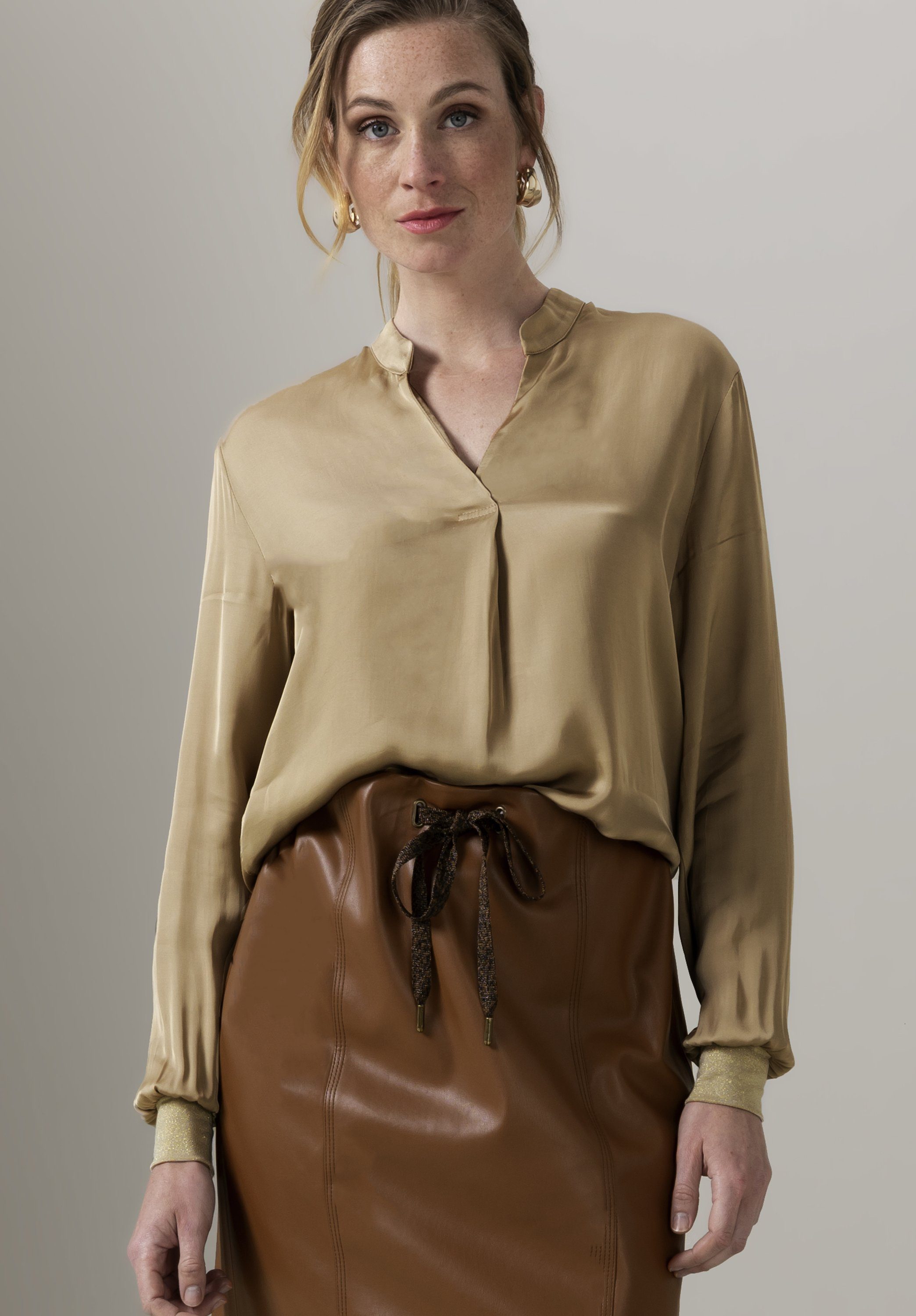 bianca Satinbluse ALIN in angesagter Trendfarbe günstig online kaufen