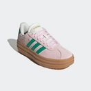 adidas Sportswear Plateausneaker inspiriert vom Design des adidas gazelle bold