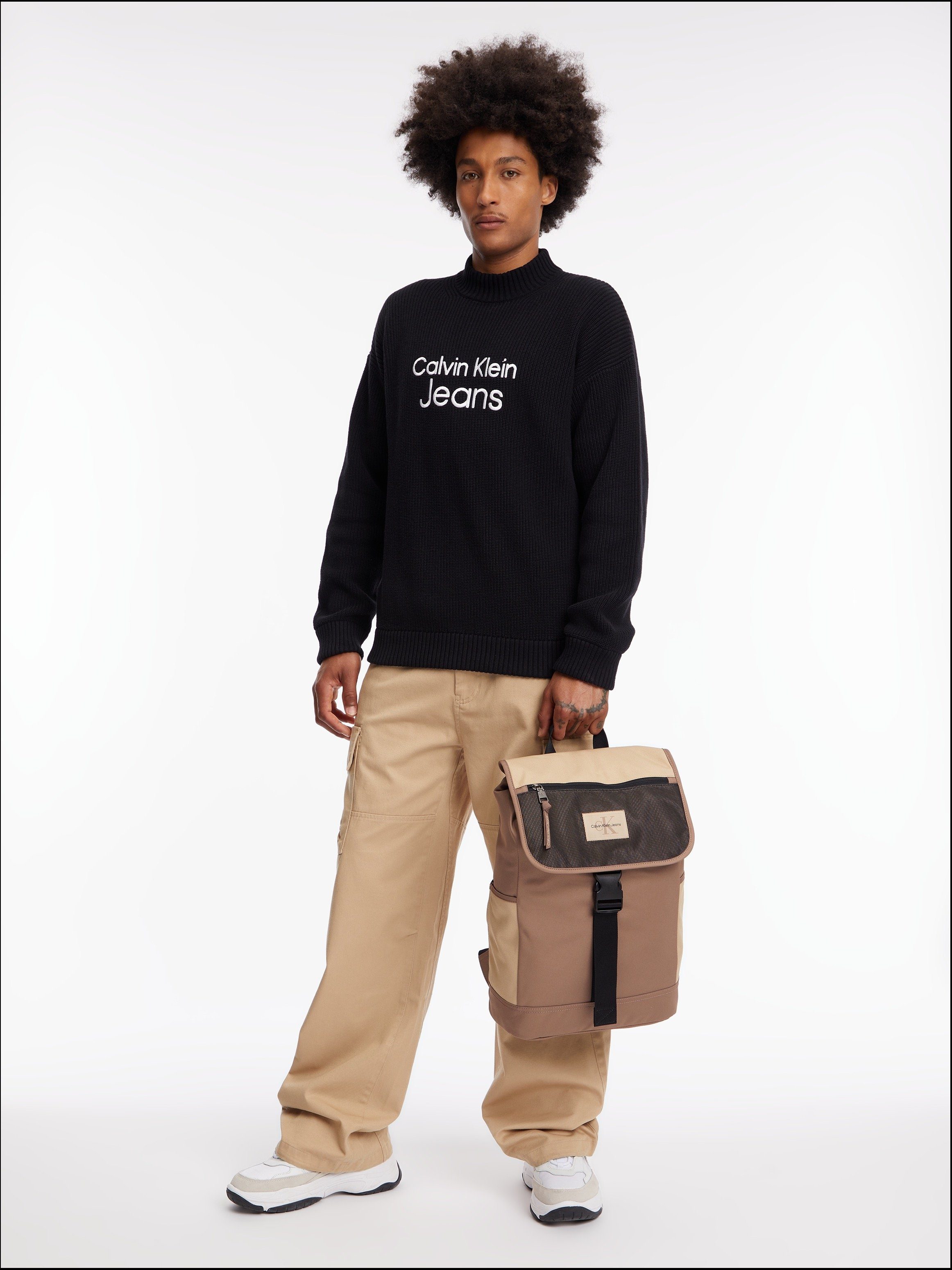 Calvin BP43 CB, Klein FLAP Rücken Travertine SPORT Cityrucksack ESSENTIALS Jeans mit gepolstertem Block