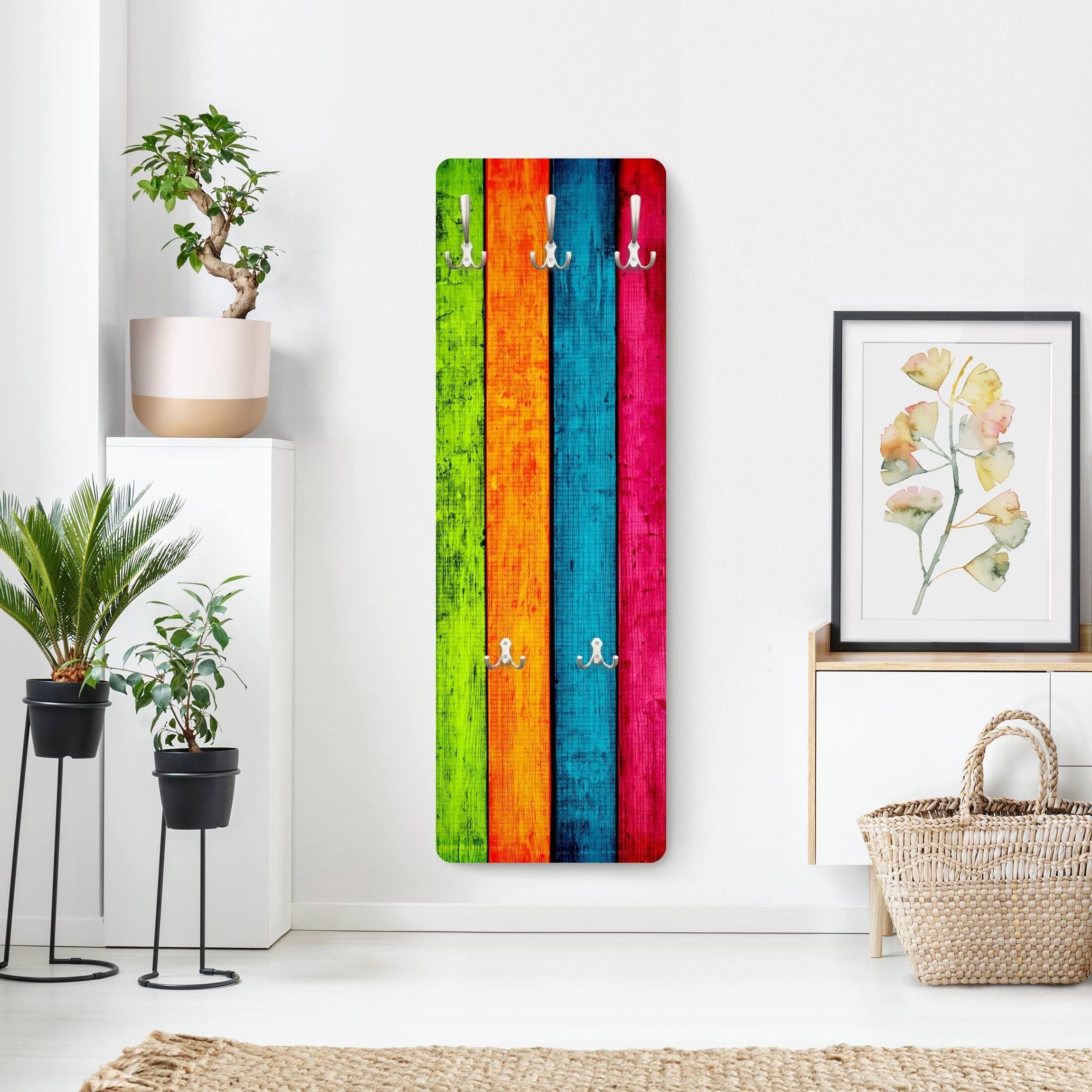 Bilderdepot24 Garderobenpaneel Design Holzoptik Bretteroptik Colourful Palisade (ausgefallenes Flur Wandpaneel mit Garderobenhaken Kleiderhaken hängend), modern – Bild 4 von 5