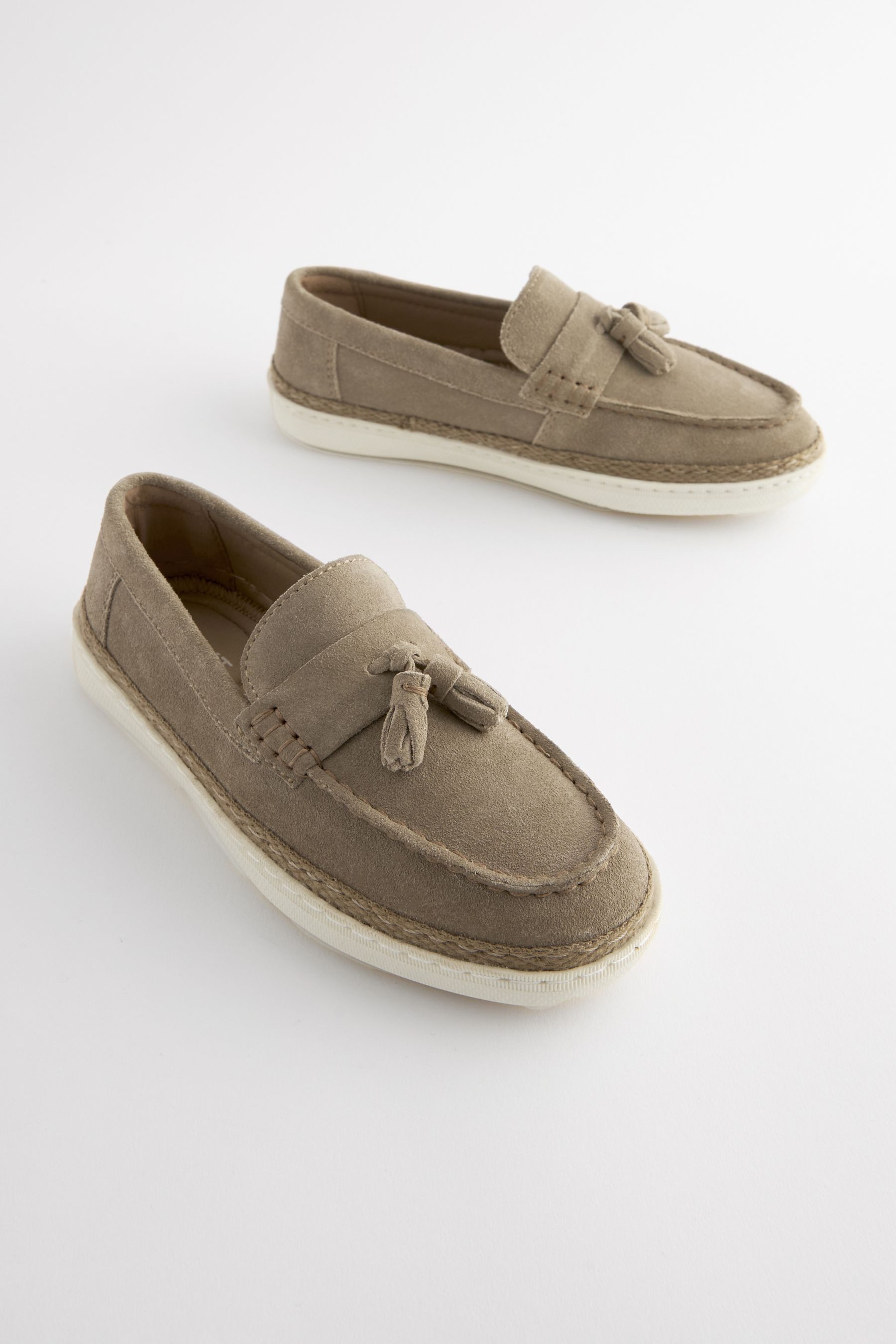 Next Slipper aus Veloursleder mit Quastendetail Loafer (1-tlg)