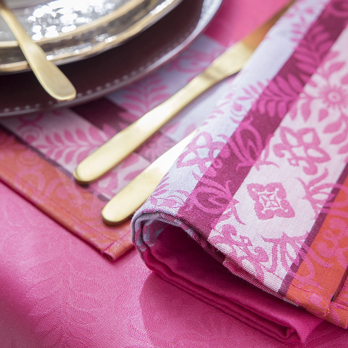 Le Jacquard Francais Platzset Beschichtete Tischsets (2x Set) Mumbai Fuchsia 36x50 cm, (Set, 2-St), beschichtet