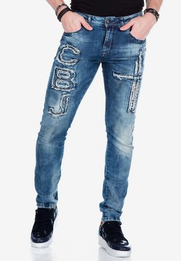 Cipo & Baxx Slim-fit-Jeans mit Nieten und Aufnäher in Straight Fit