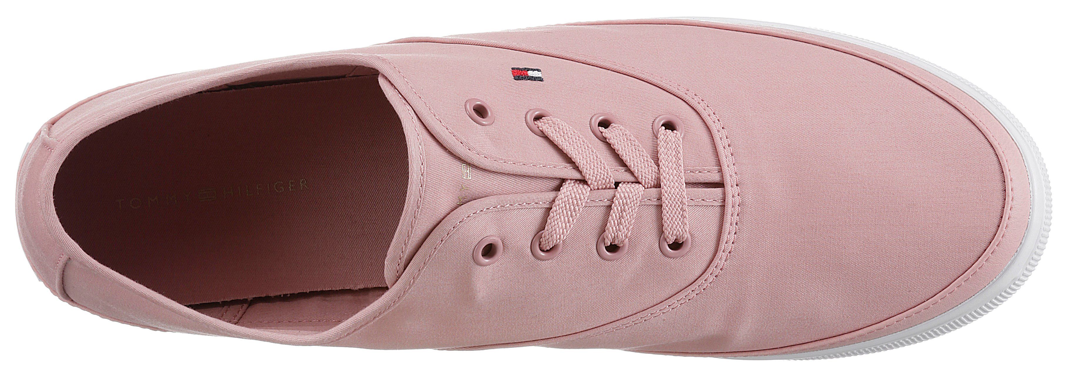 KESHA LACE ESSENTIAL Tommy Hilfiger Logoflagge, Sneaker SNEAKER rosa mit E-Weite gestickter