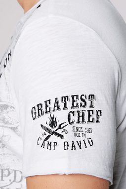 CAMP DAVID Henleyshirt mit offenen Kanten