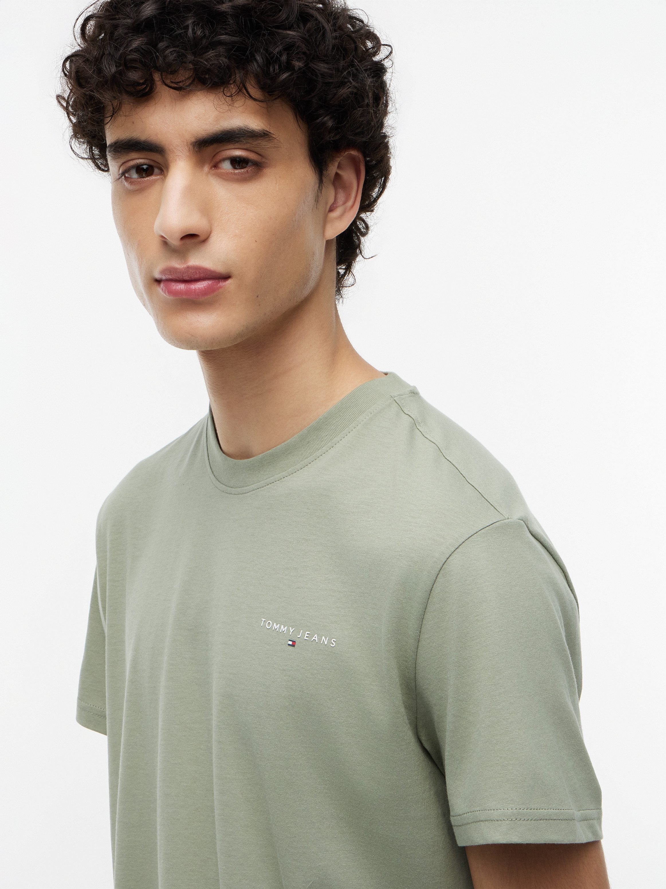Tommy Jeans T-Shirt TJM SLIM LINEAR CHEST TEE EXT Mit Rundhalsausschnitt
