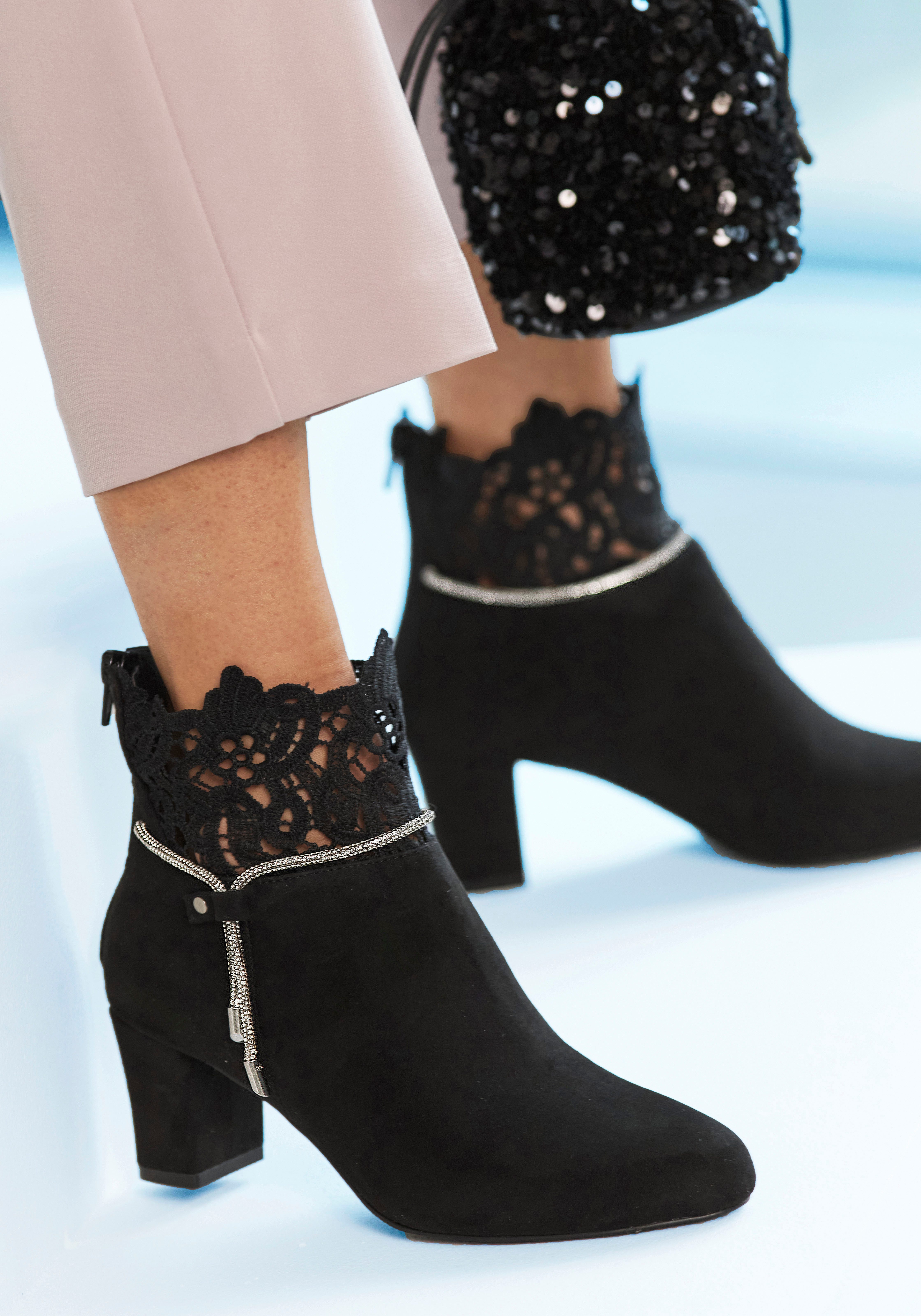 LASCANA Stiefelette mit elegantem Spitzenbesatz, Stiefel, günstig online kaufen