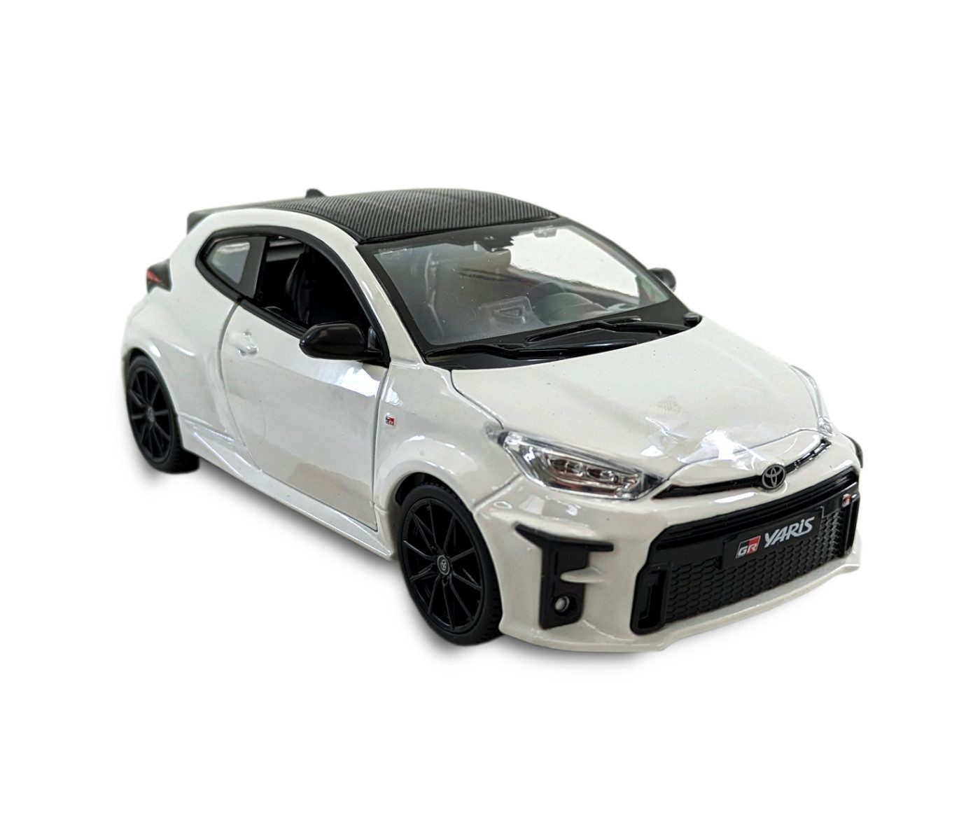 Maisto® Modellauto Toyota Yaris '21 (weiß), Maßstab 1:24, detailliertes Modell