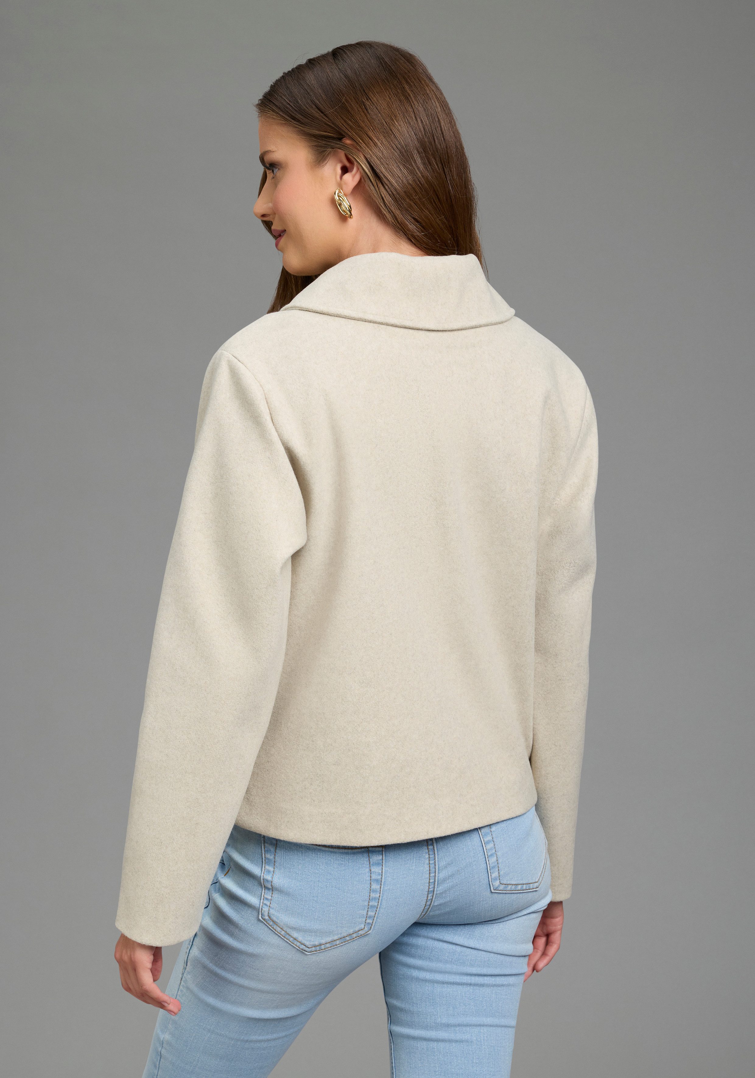 Laura Scott Kurzjacke mit abnehmbarem Fellimitatkragen. € 79,99, (€ 79,99 pro 1 Stk).