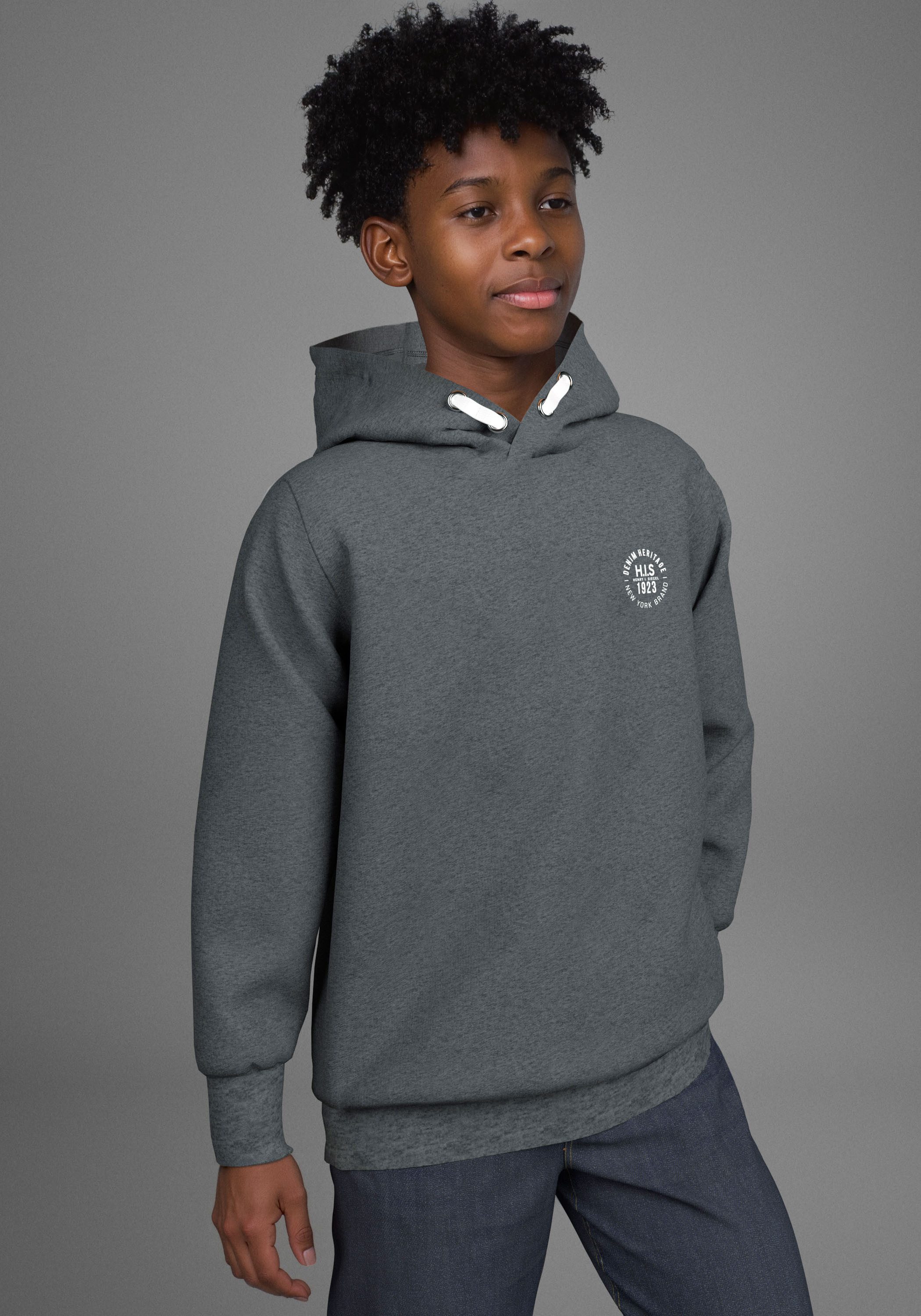 H.I.S Kapuzensweatshirt H.I.S Hoodie mit Logo-Druck in melierter Ware für Jungen Für TEENS. Hoodie mit kleinem Druck