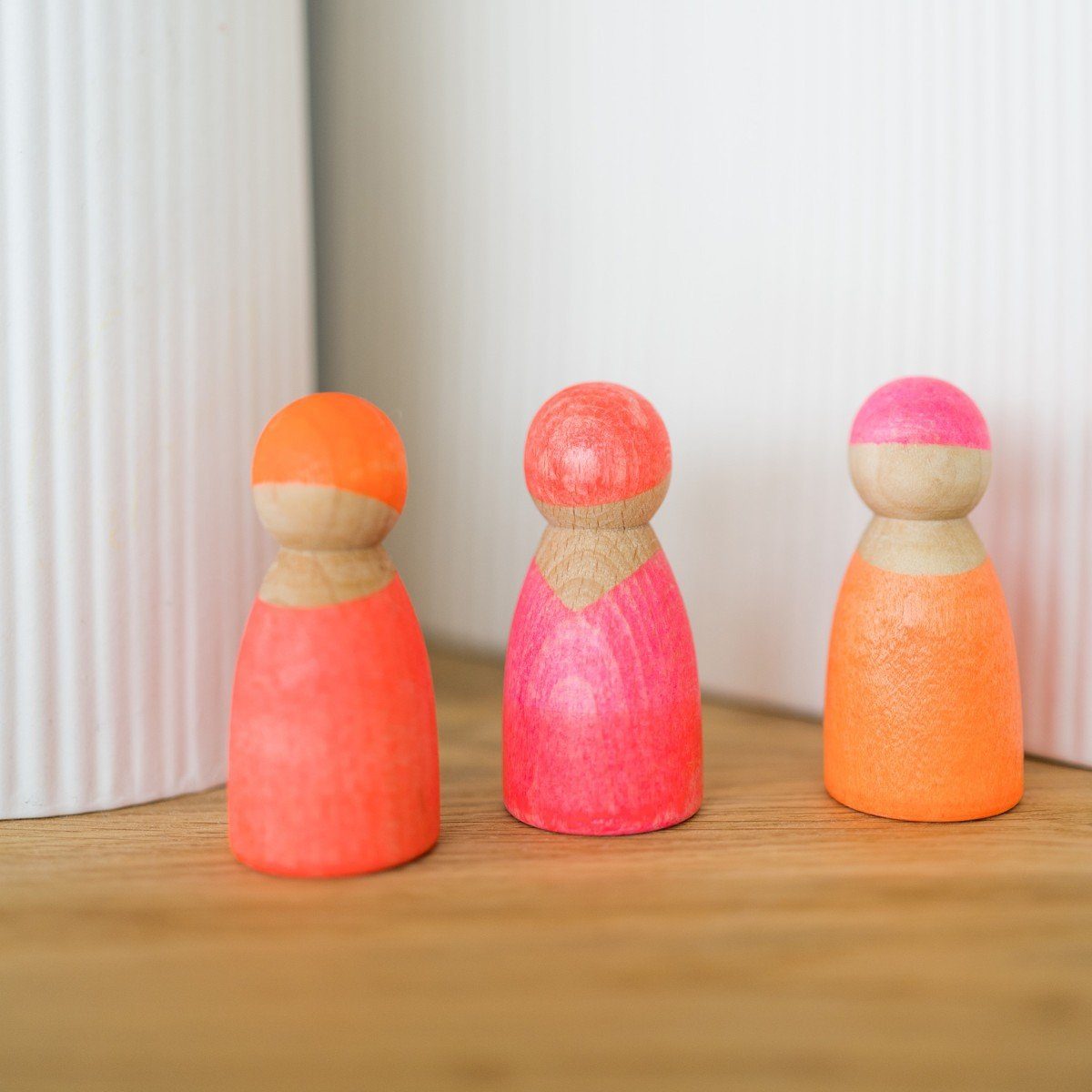 Neonfreunde 3 kleine Spielfiguren aus Holz in Neonfarben Spielbausteine