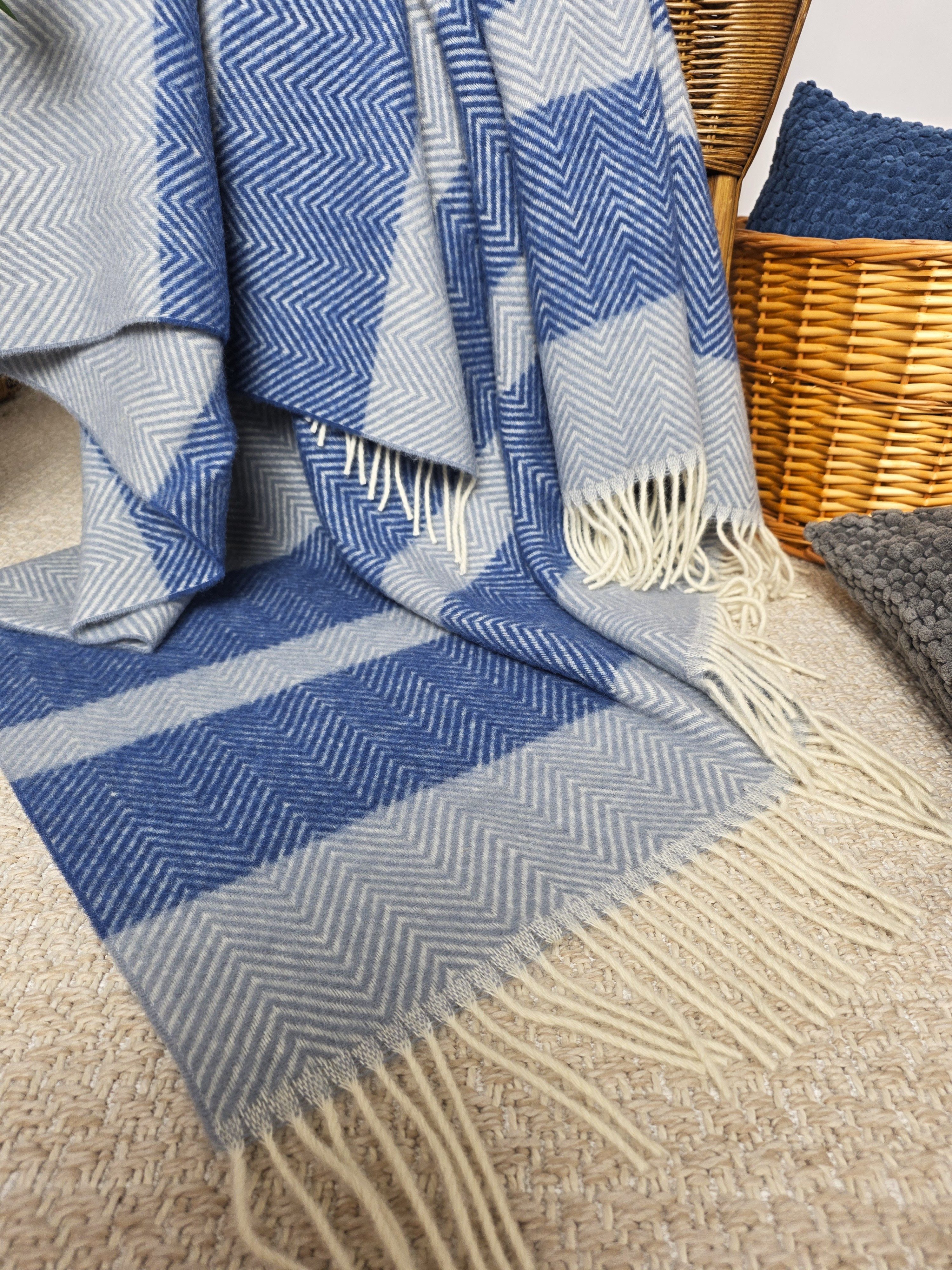 Wolldecke "TIROL M" 100 % Wolle, 140 x 200 cm in versch. Farben, STTS