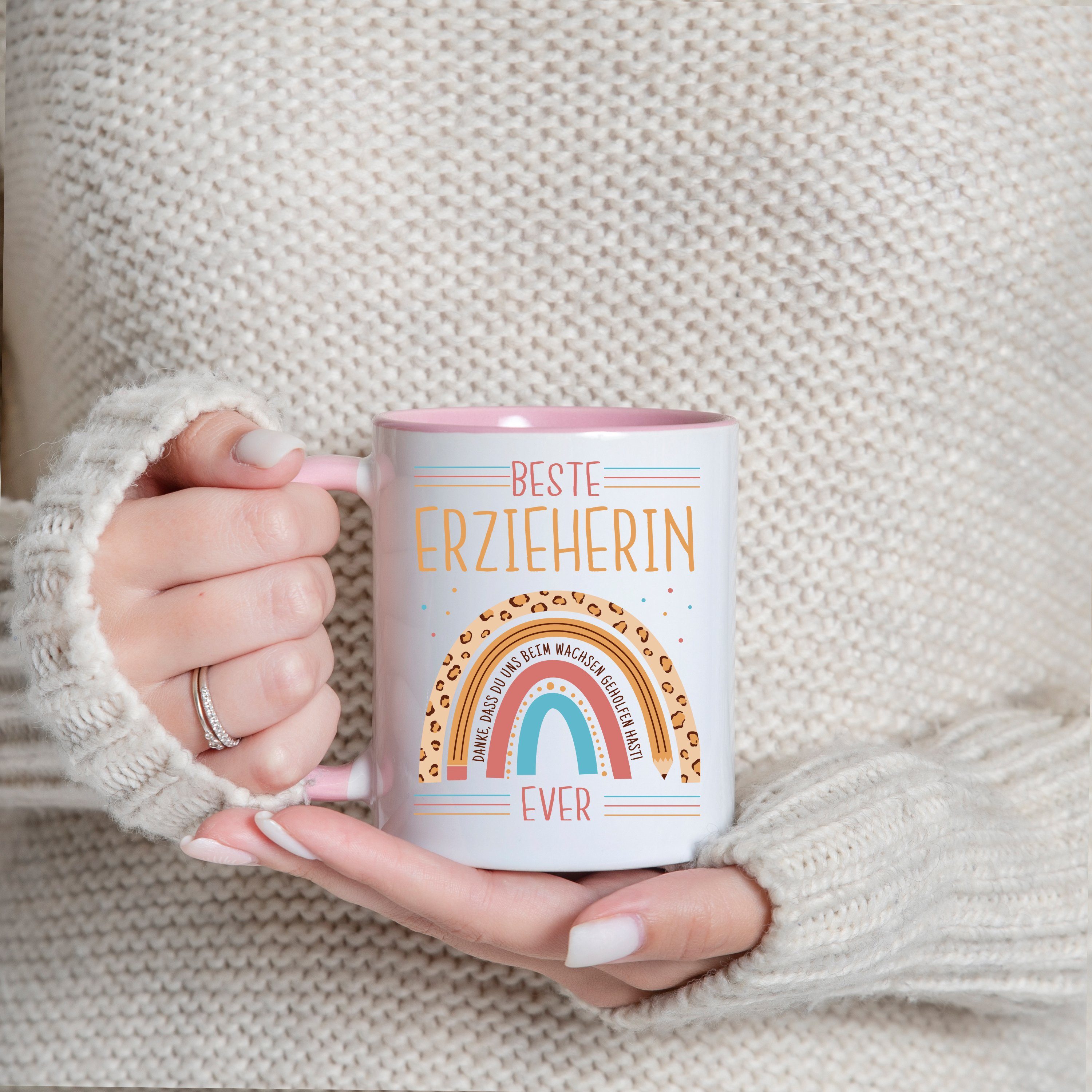 Geschenk mit Druck Beste und Erzieherin Weiss/Rosa Spruch, Keramik, Designz Kaffeetasse trendigem Youth Tasse Ever Süßem