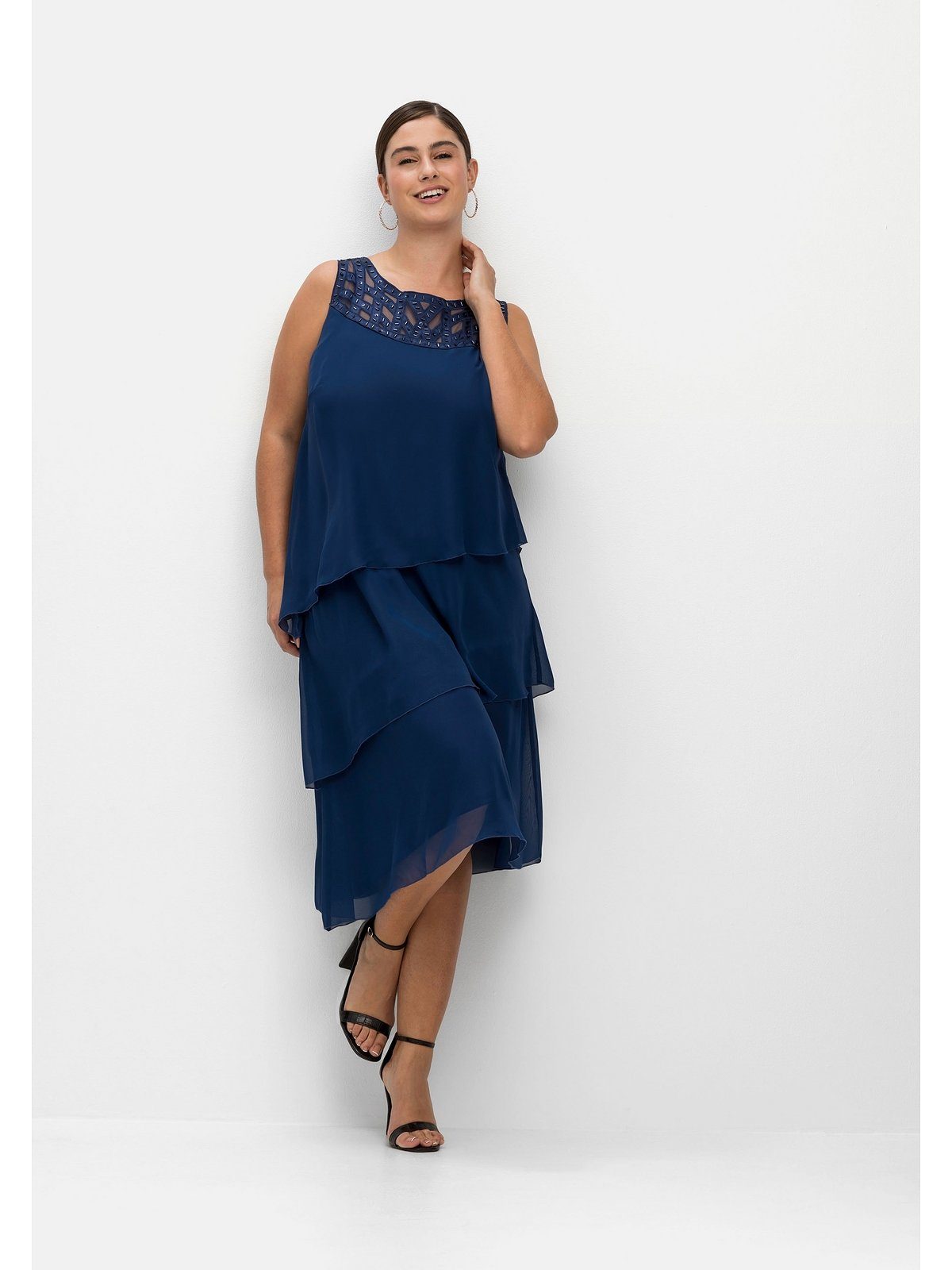 Große Größen Layerlook, blau Sheego im Pailletten Cocktailkleid mit