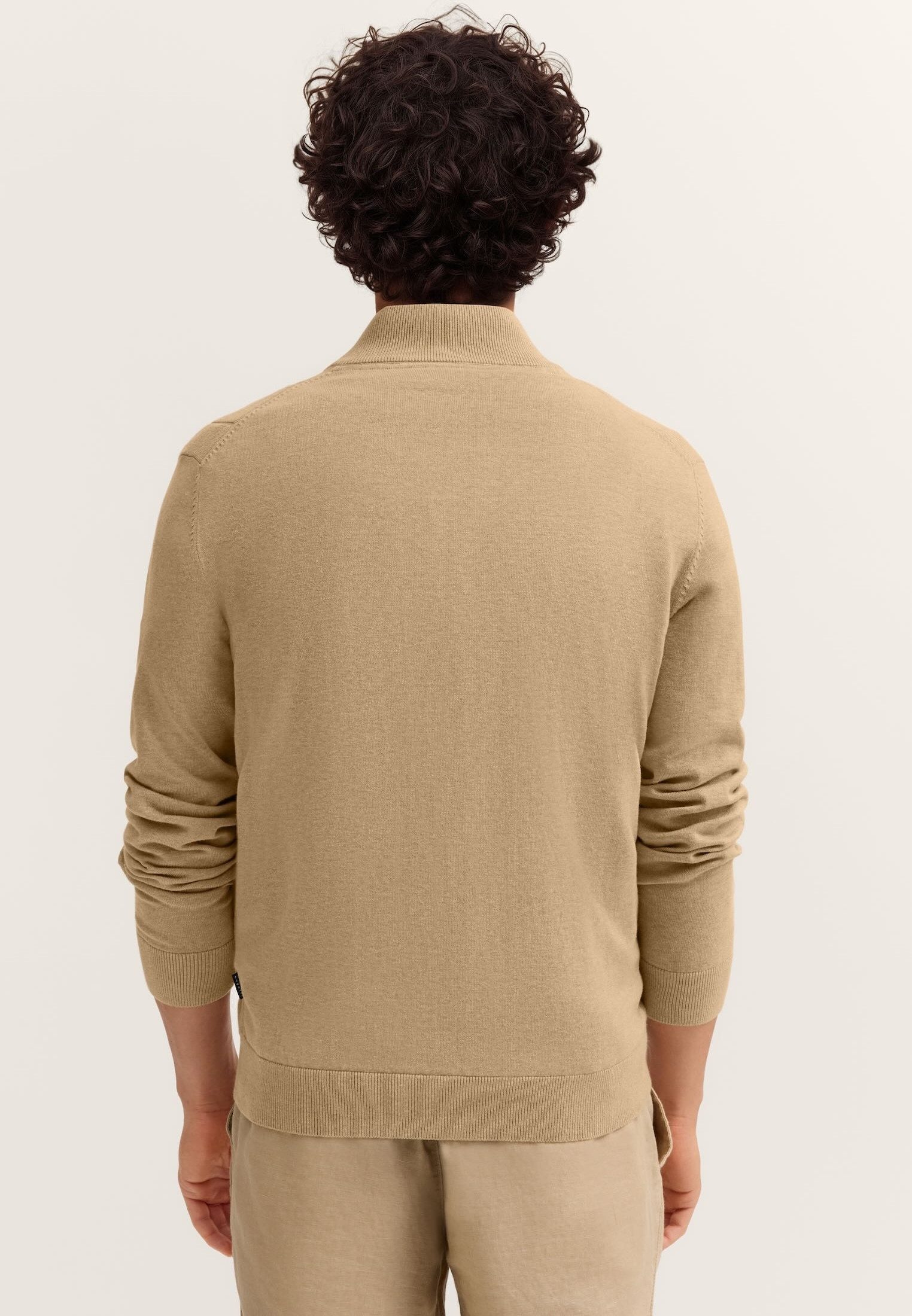 bugatti Strickjacke Regular Fit mit Streifen in 3D-Optik